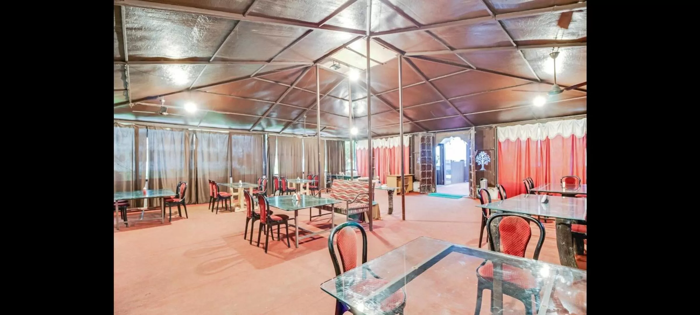 Restaurant/places to eat in Treebo Trend Spirit Residency