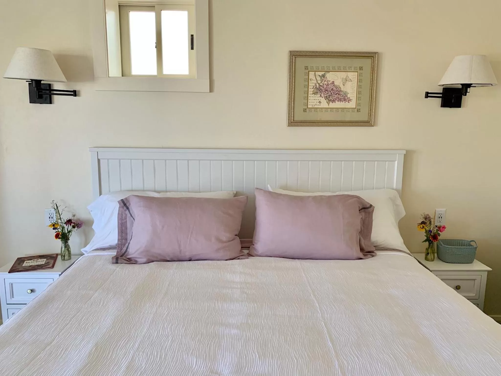 Bed in Annie's Place Bed & Breakfast