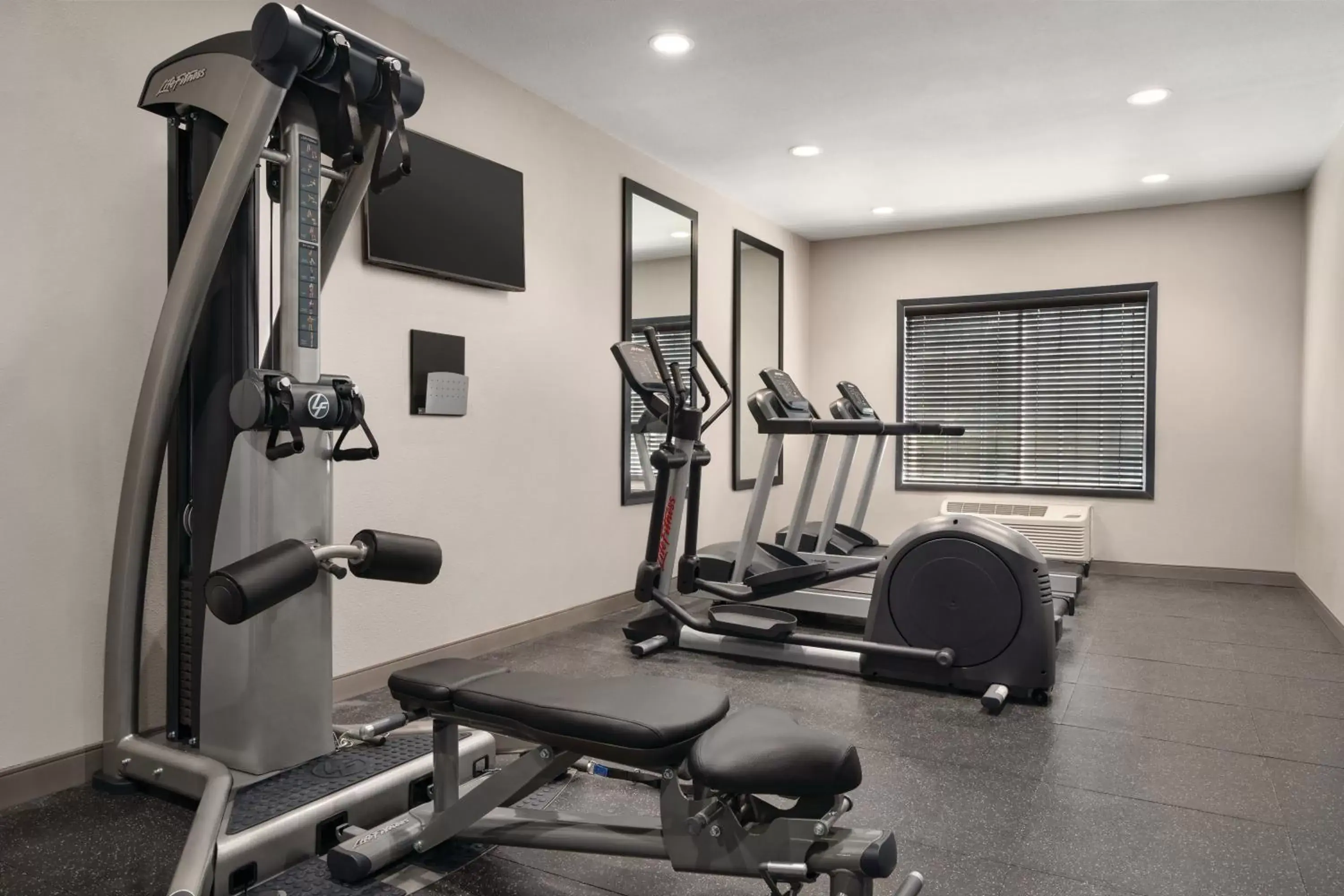 Fitness centre/facilities, Fitness Center/Facilities in Country Inn & Suites by Radisson, Detroit Lakes, MN