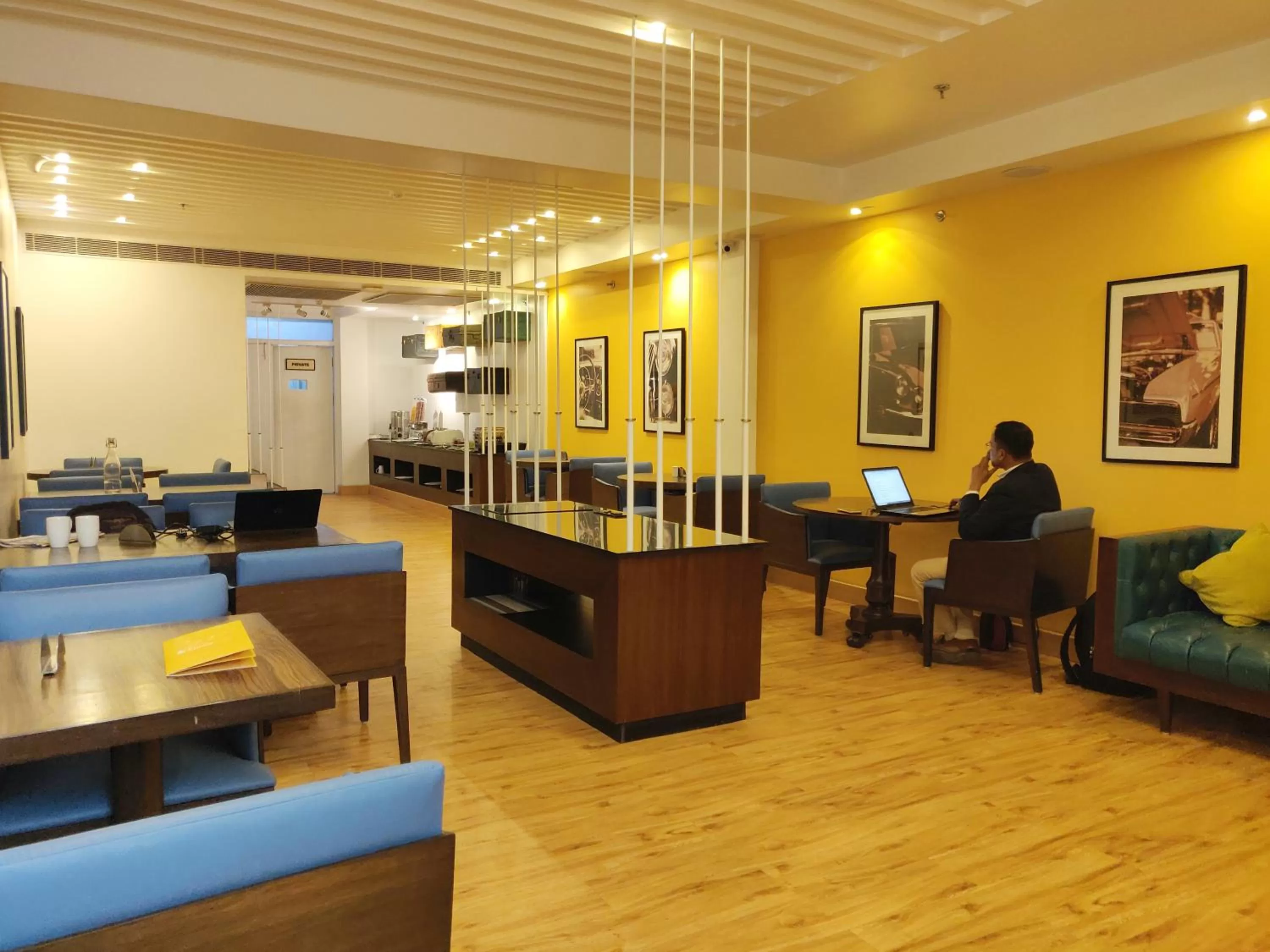 Restaurant/places to eat in Bloom Boutique l GK1