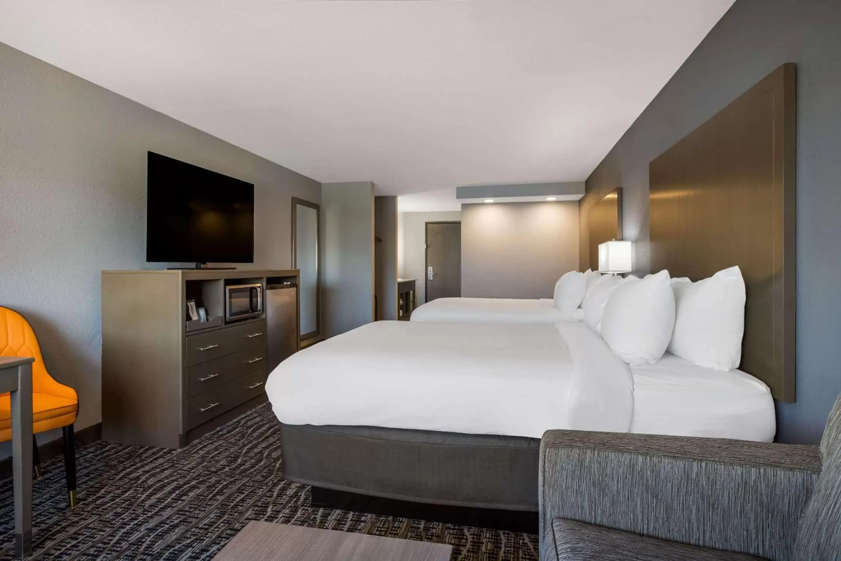 Photo of the whole room, Bed in Hotel 28 Boise Airport, Ascend Hotel Collection