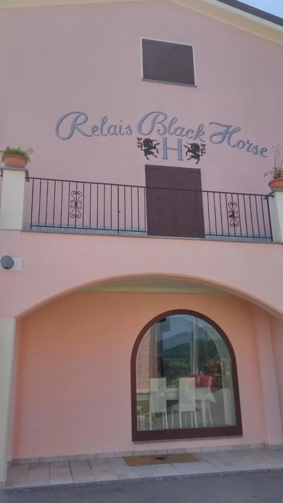 Relais Black Horse