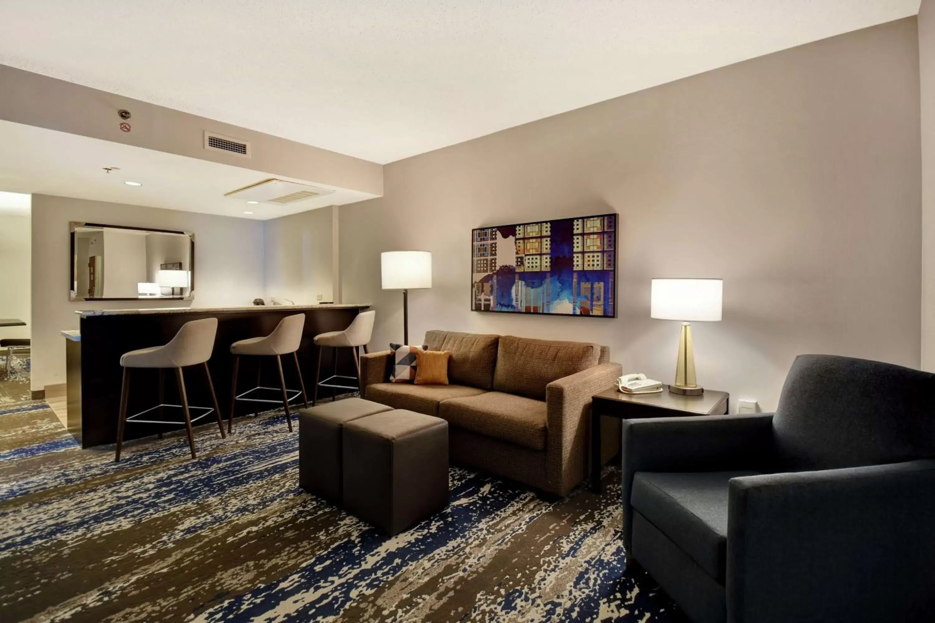 Living room, Seating Area in Embassy Suites Charleston