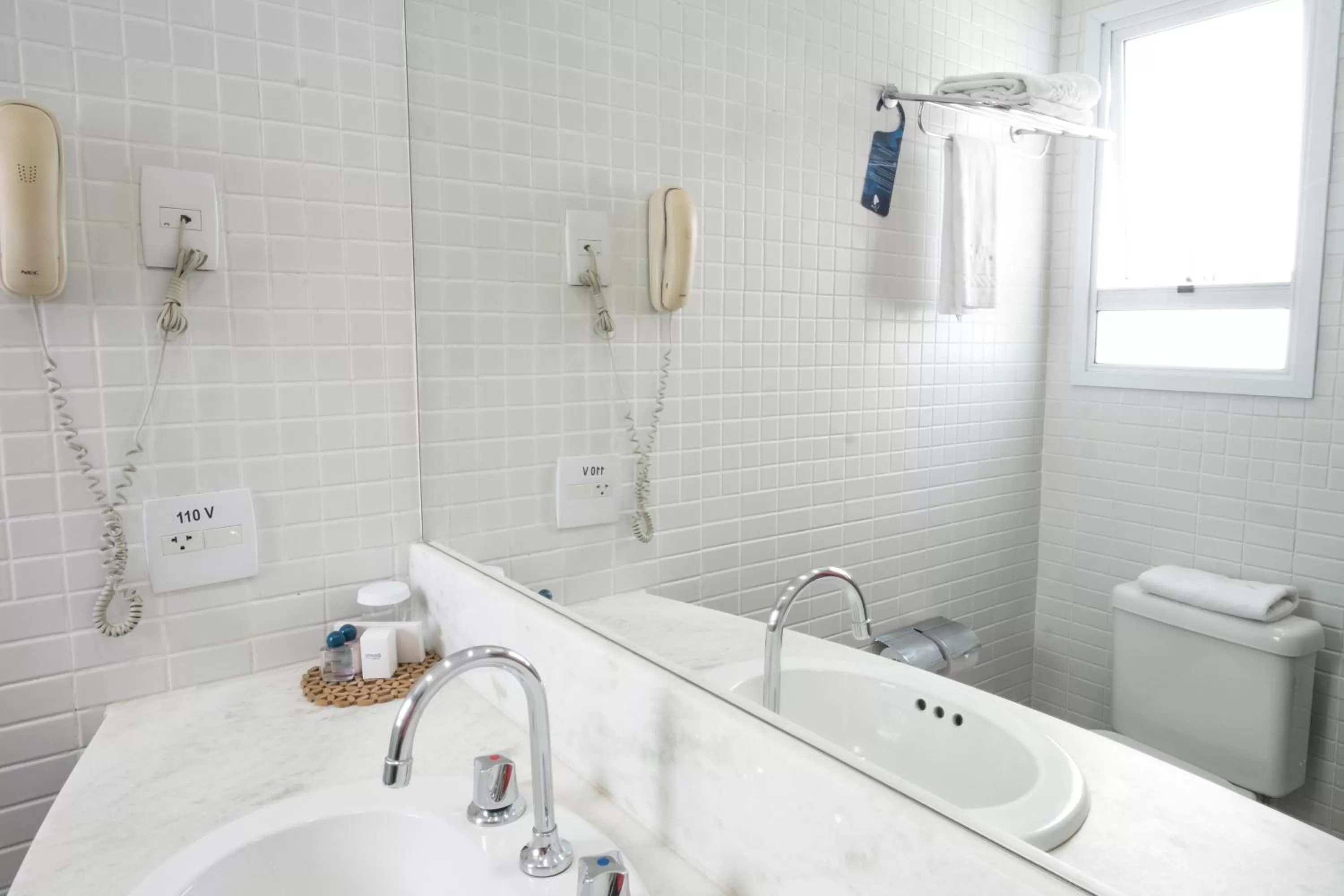 Bathroom in Golden Tulip Macaé