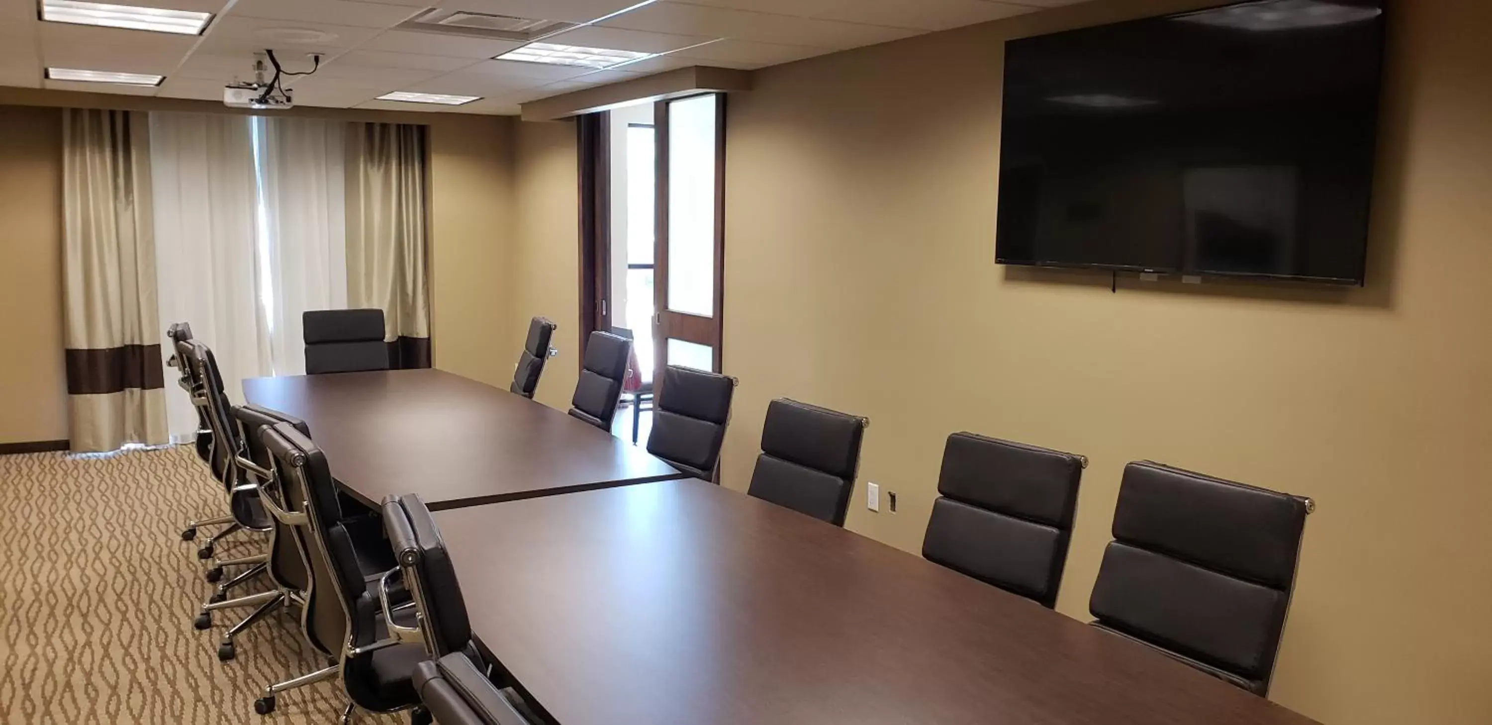 Business facilities in Comfort Suites Denver near Anschutz Medical Campus