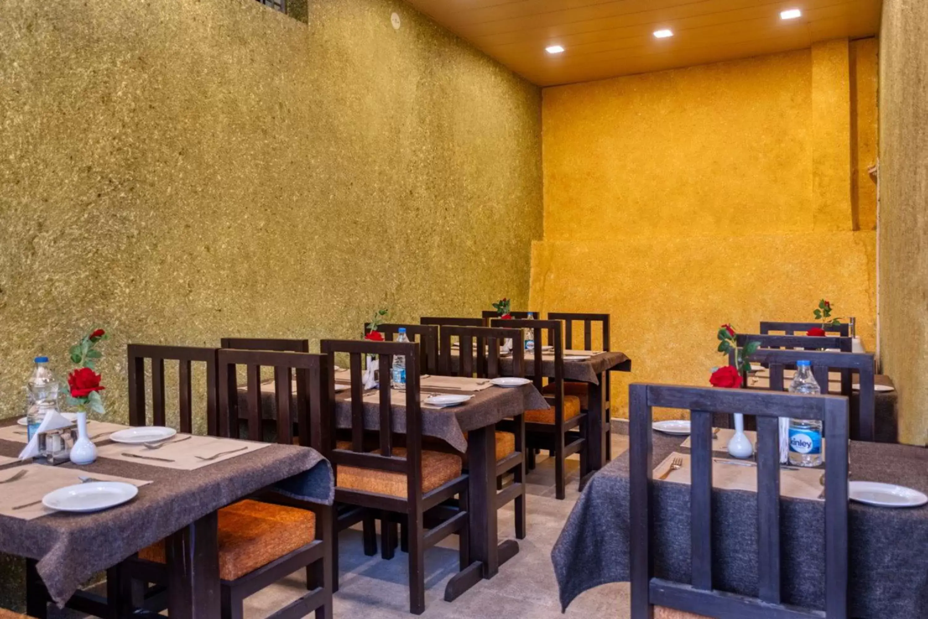 Restaurant/Places to Eat in The Walnut Creek Restaurant/Places to Eat in The Walnut Creek