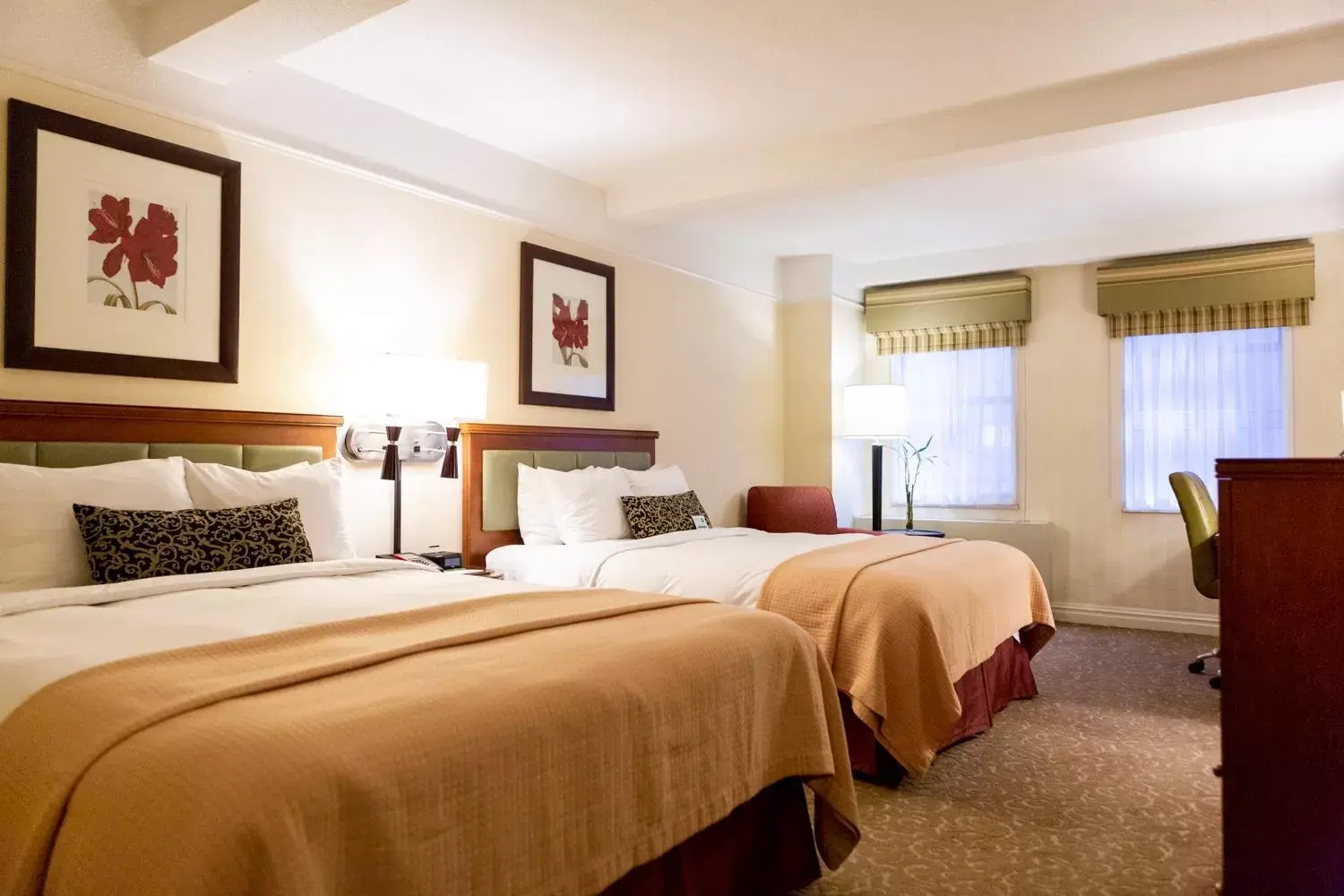 Bedroom, Bed in San Carlos Hotel New York