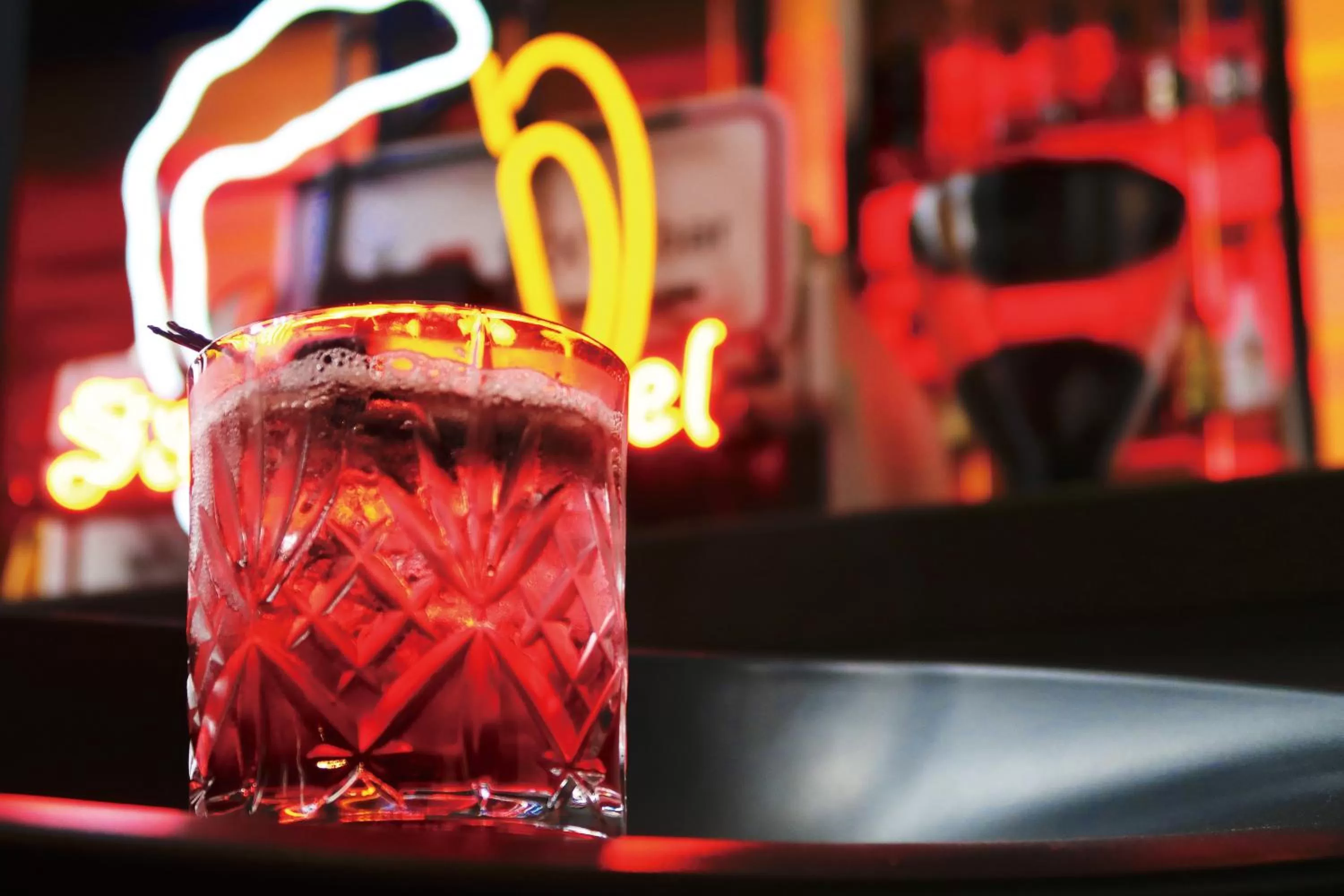 Food and drinks in Aloft Hotel Calgary University