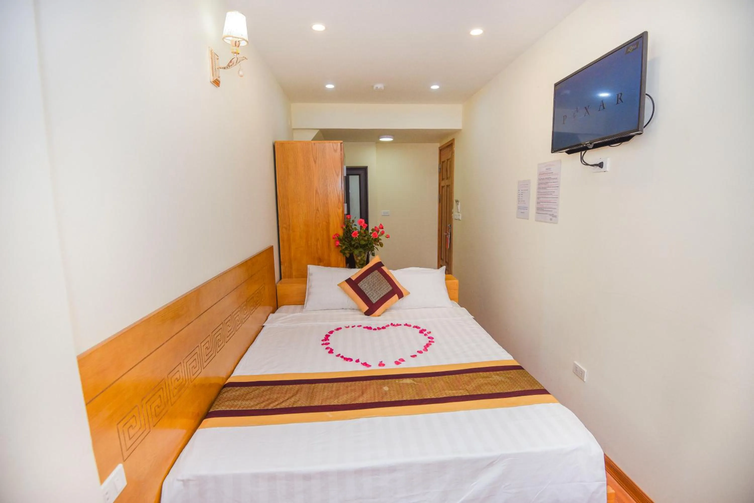 Bed in Old Town Palace Guest House