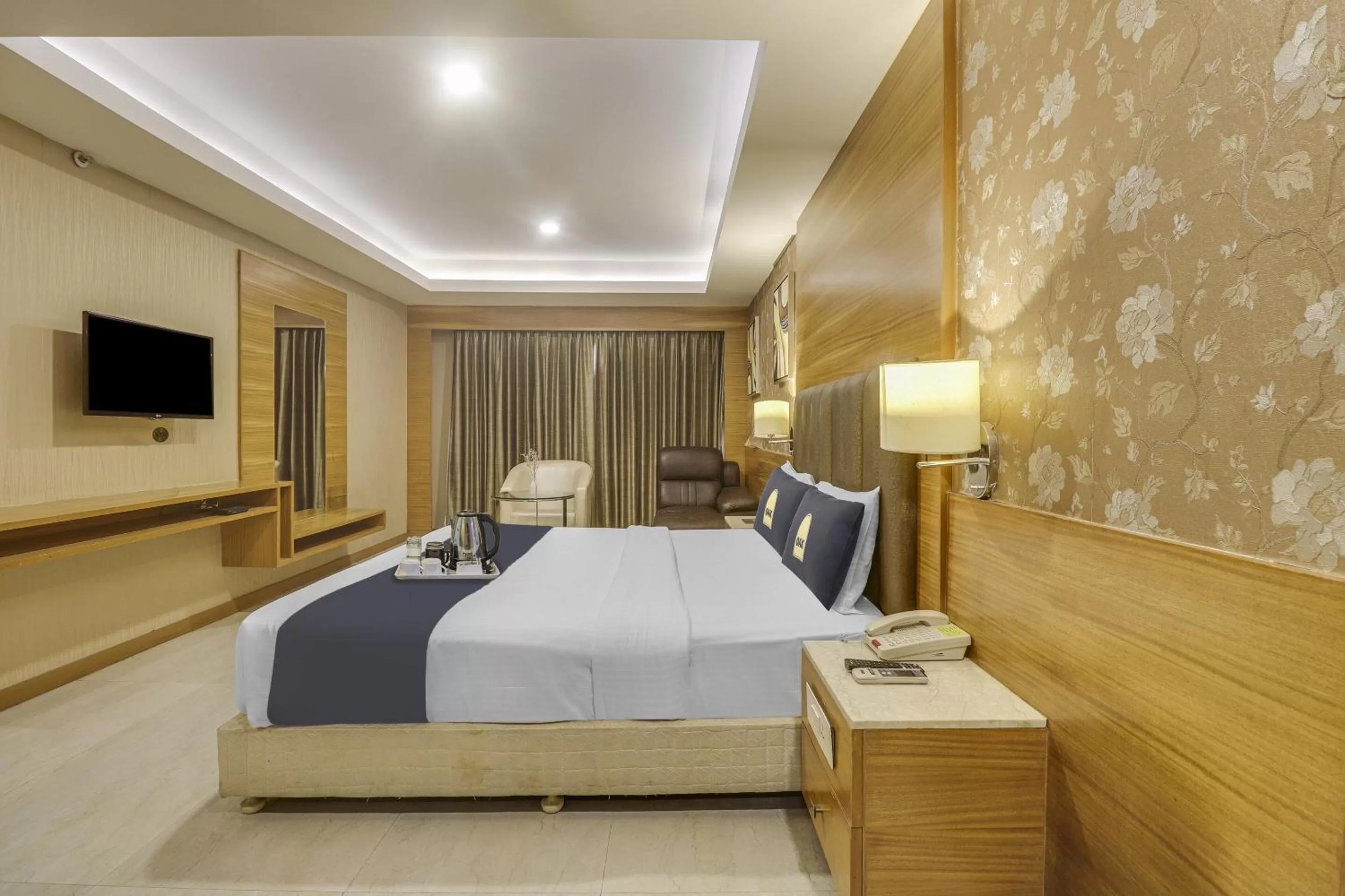 Bedroom, Bed in Palette - Hotel Chennai La Palace