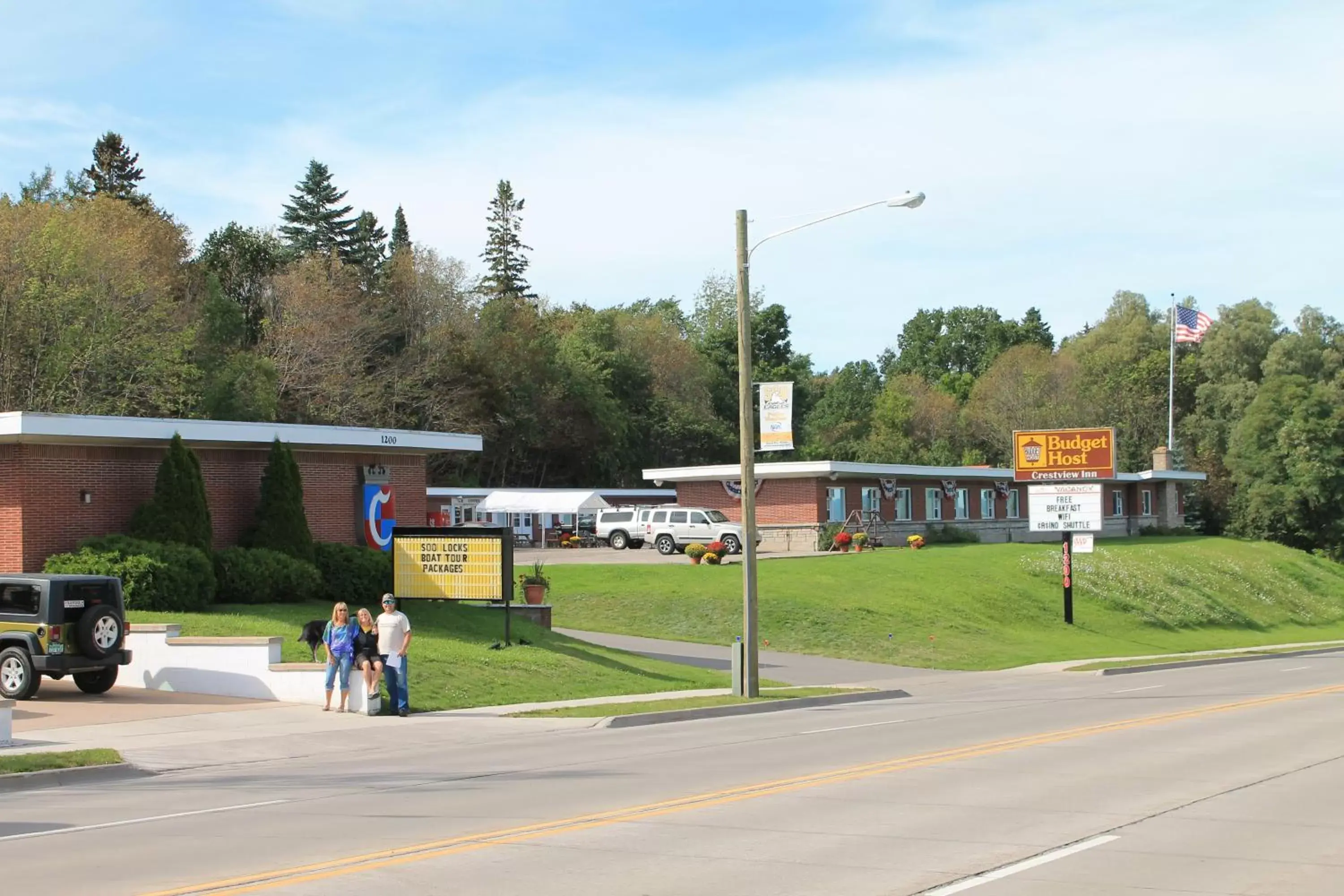 Property Building in Budget Host Crestview Inn