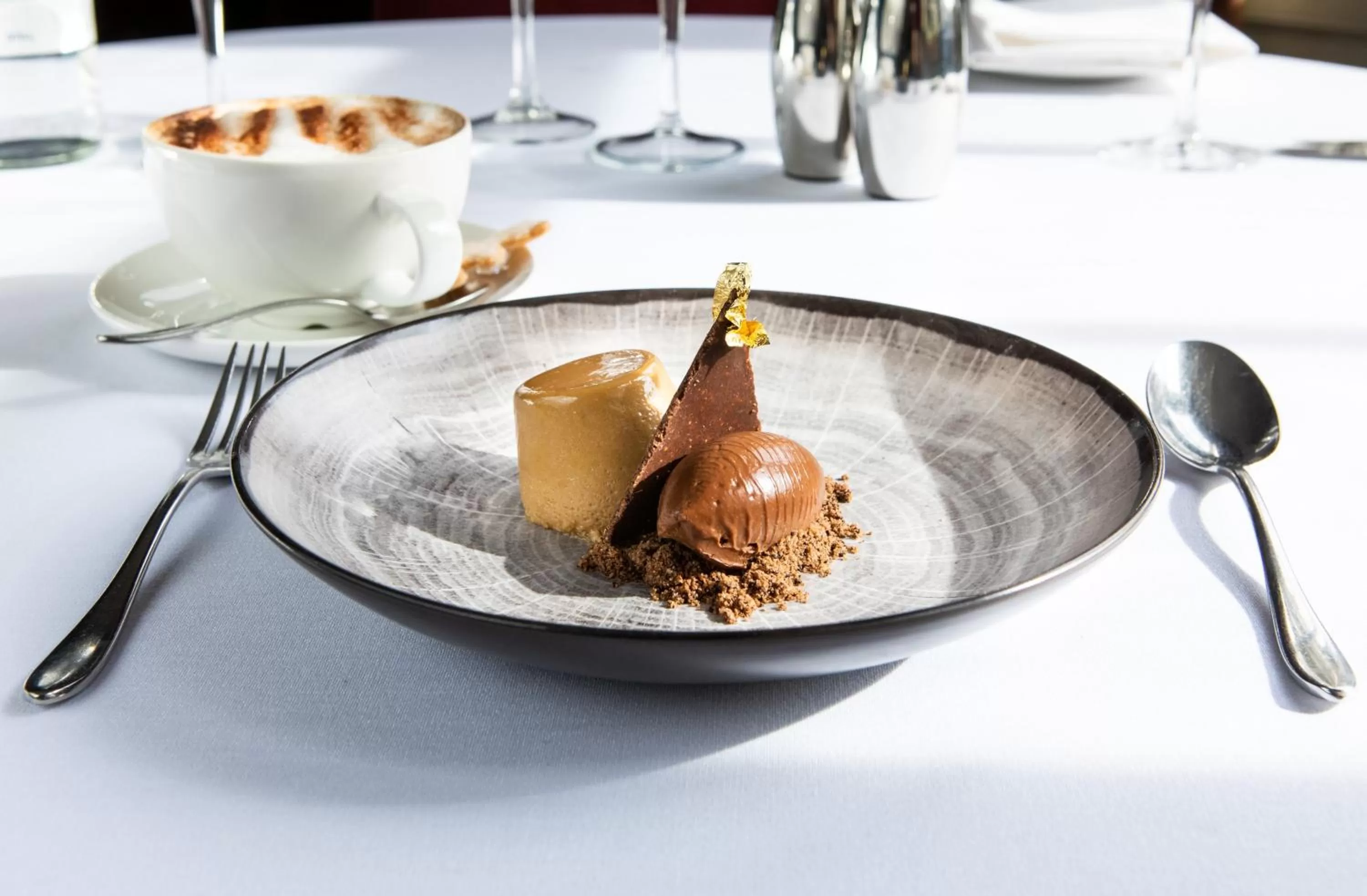 Food in Macdonald Bear Hotel