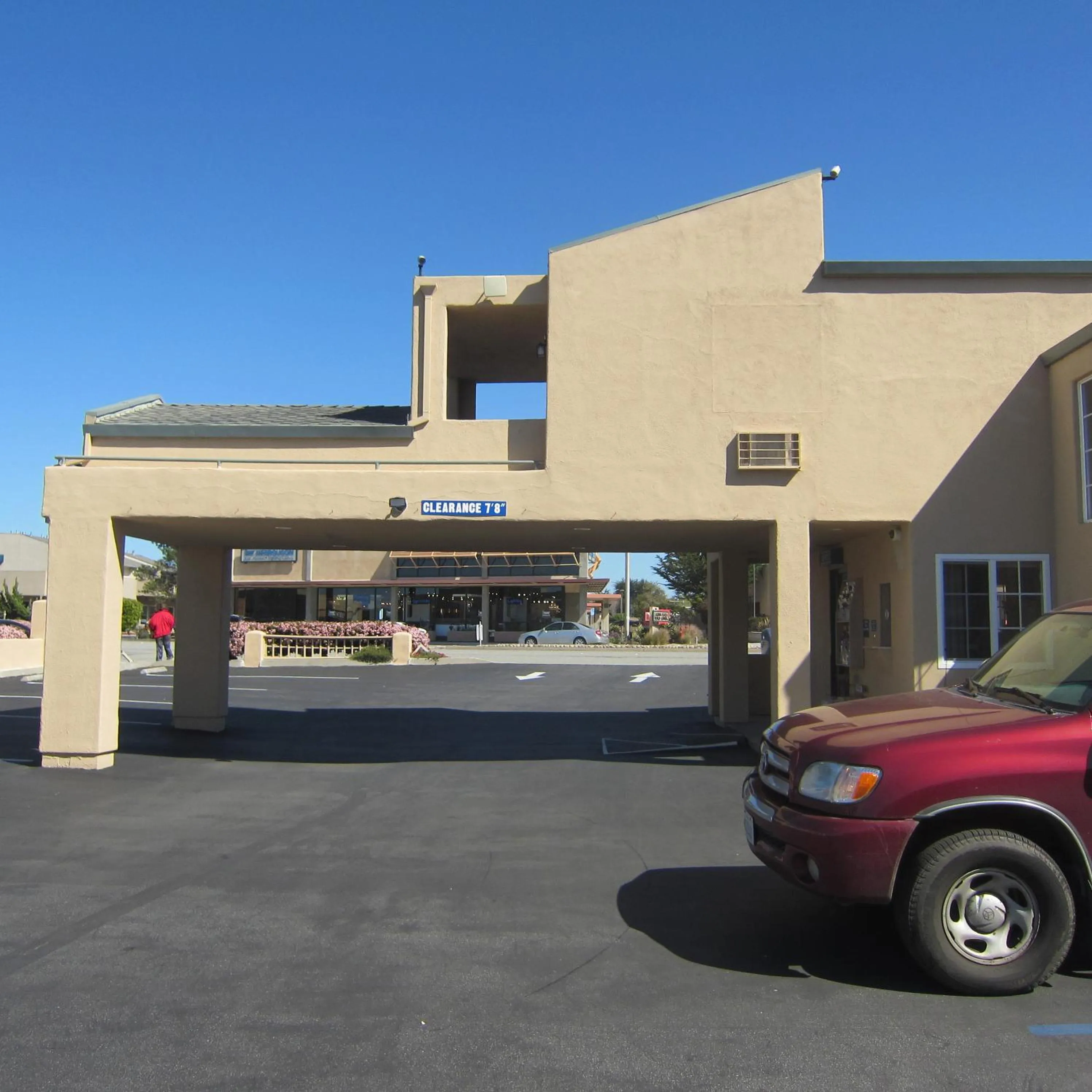 Property building in Pacific Best Inn