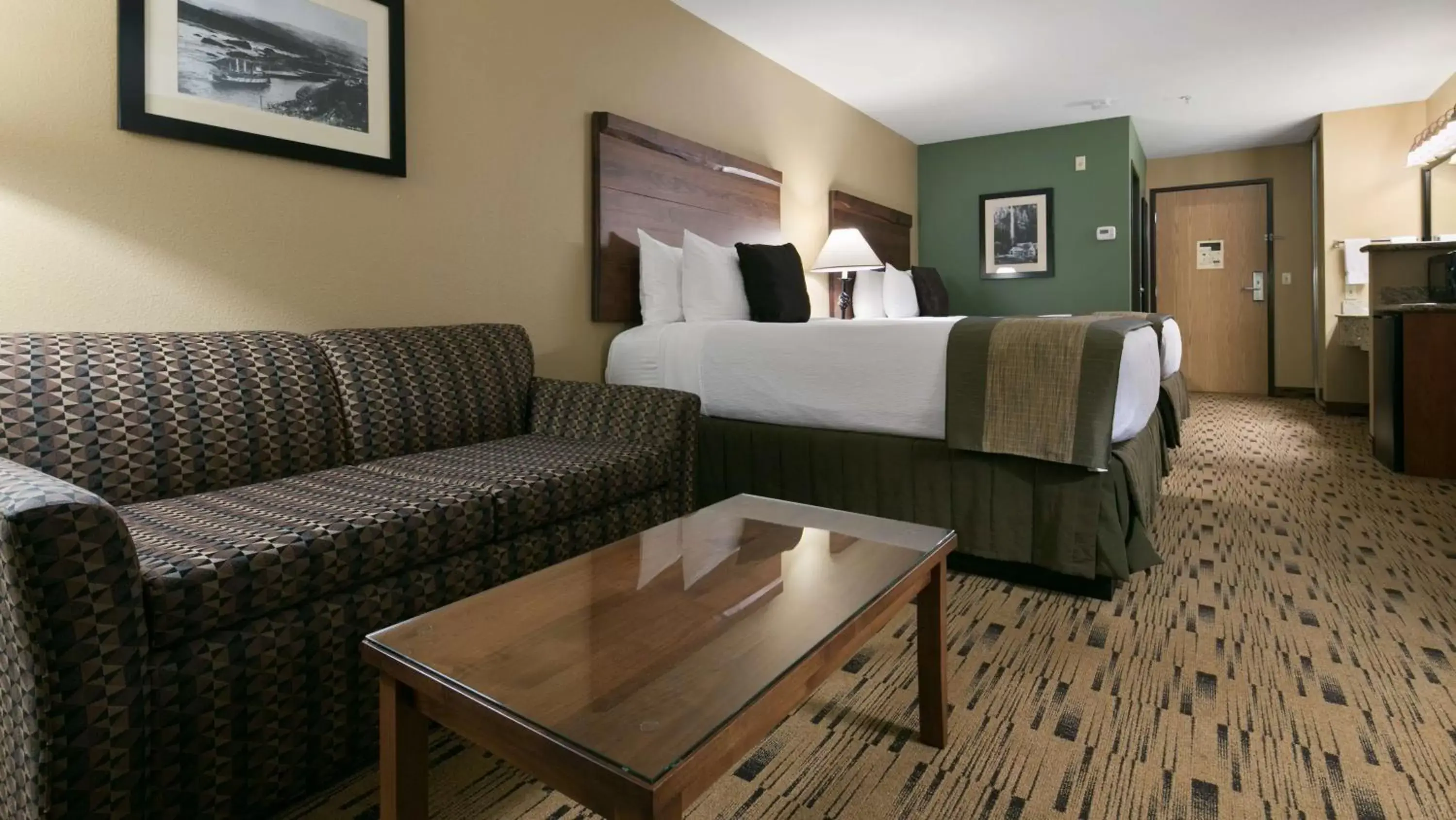 Photo of the whole room in Best Western Plus Columbia River Inn