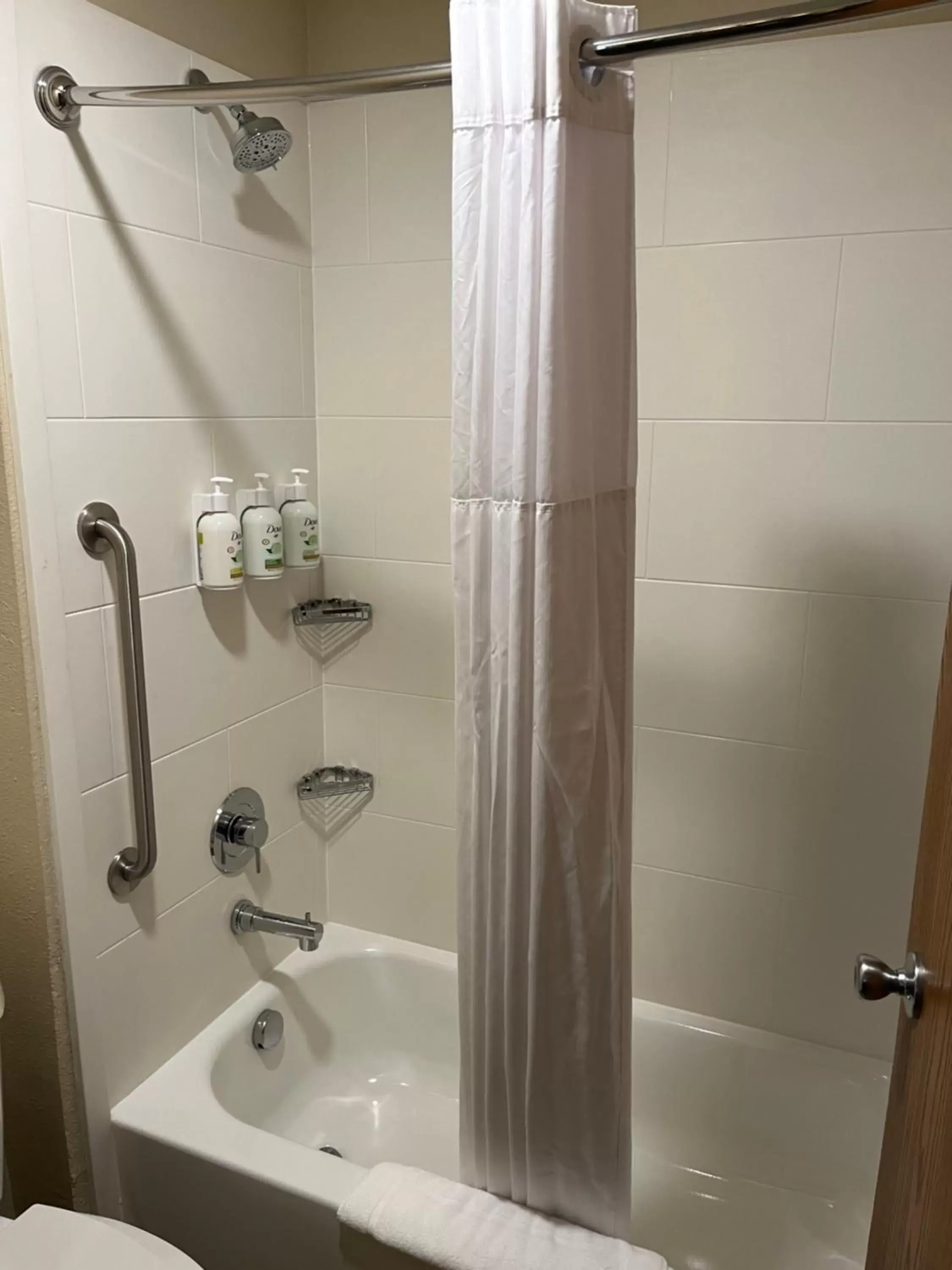 Shower in Wingate by Wyndham Pittsburgh West Mifflin Shower in Wingate by Wyndham Pittsburgh West Mifflin
