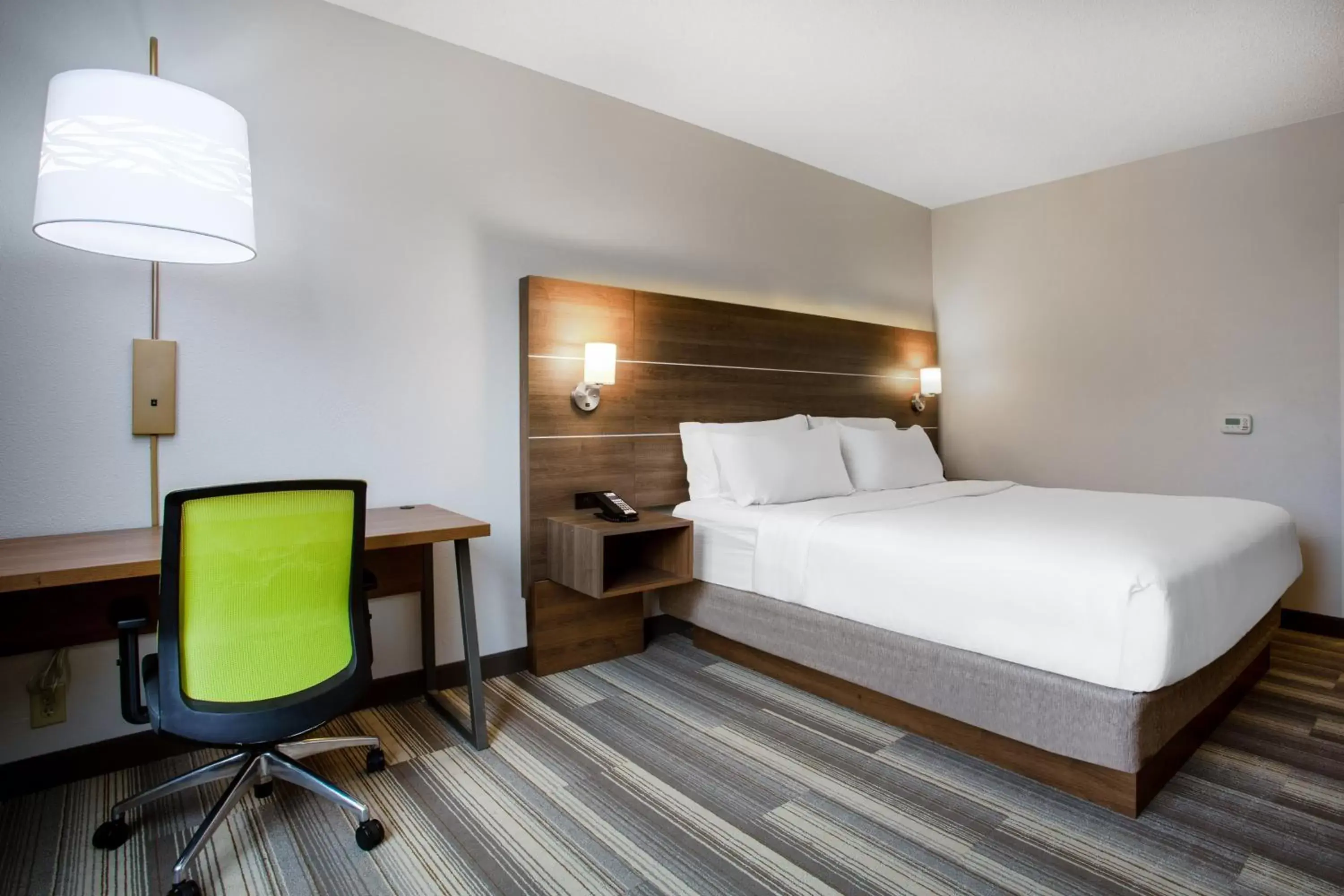 Photo of the whole room, Bed in Holiday Inn Express Hotel & Suites Fort Wayne, an IHG Hotel