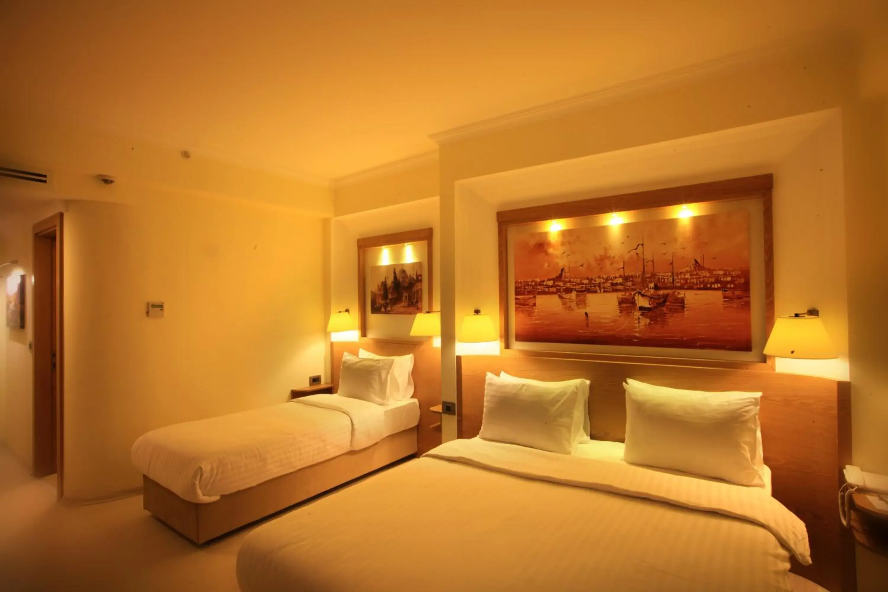 Bedroom, Bed in Beyoglu MLS Hotel Bedroom, Bed in Beyoglu MLS Hotel