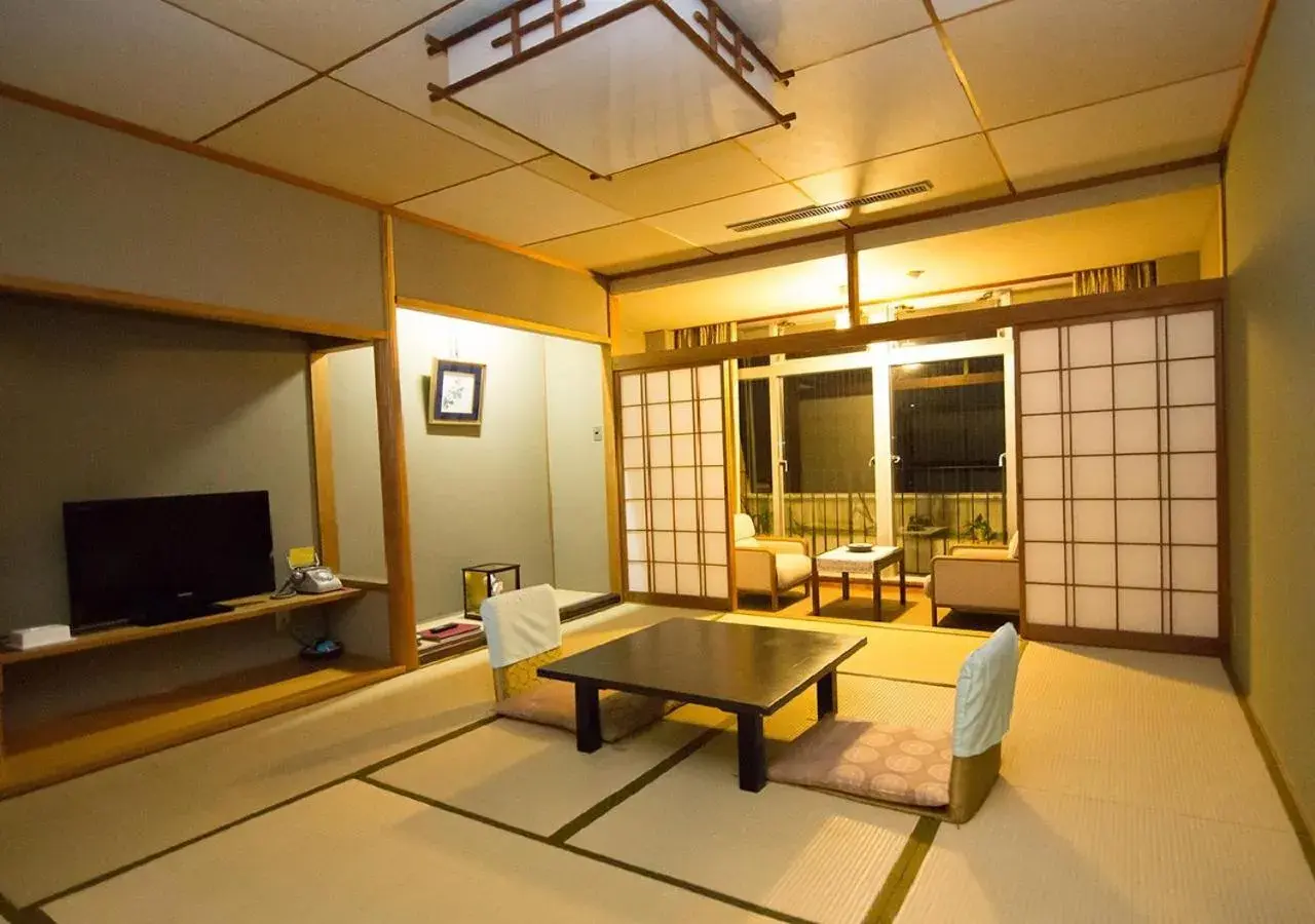 Photo of the whole room, Seating Area in Wakayama Kada Hot Spring Kada Kaigetsu