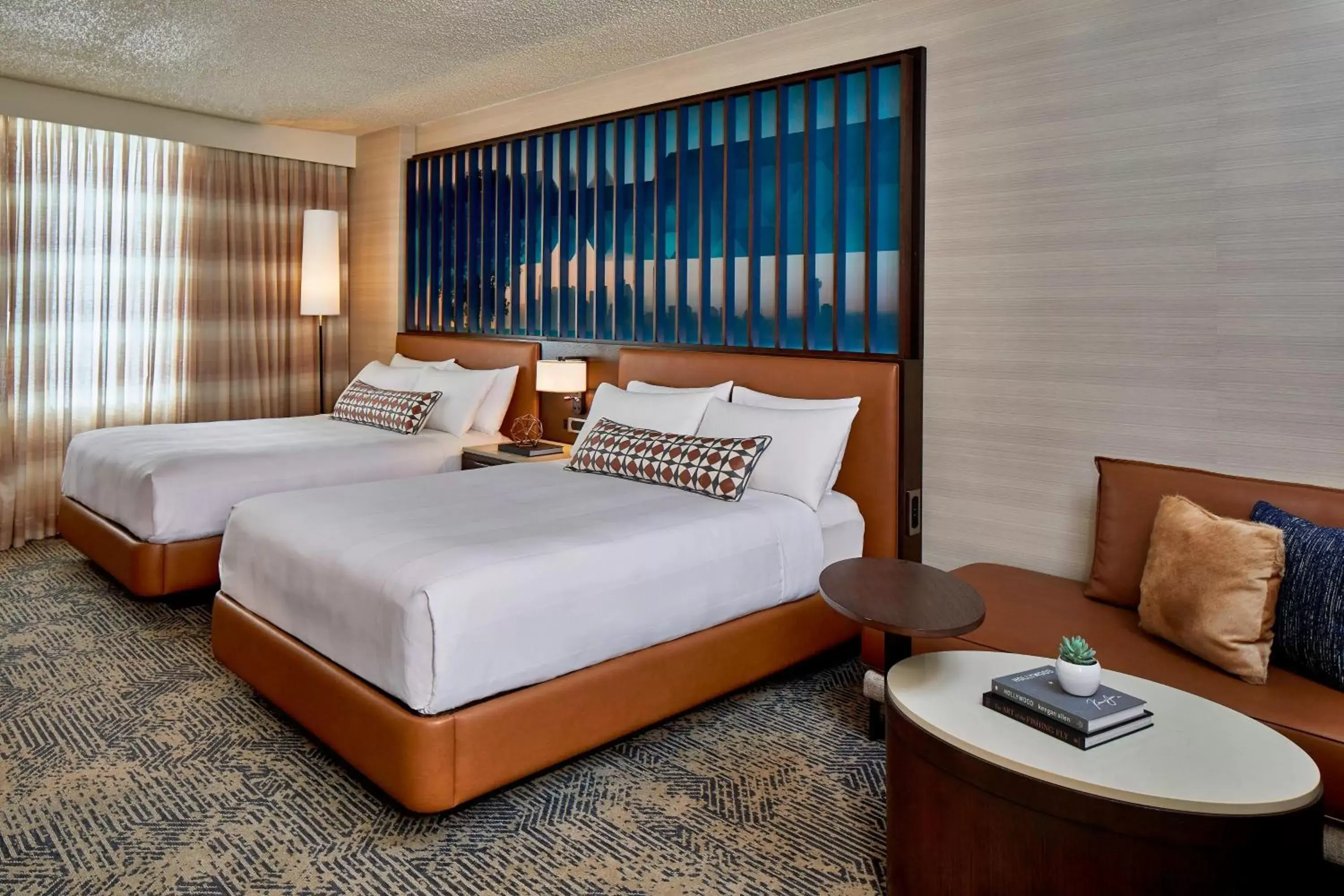 Photo of the whole room, Bed in Renaissance Dallas Hotel