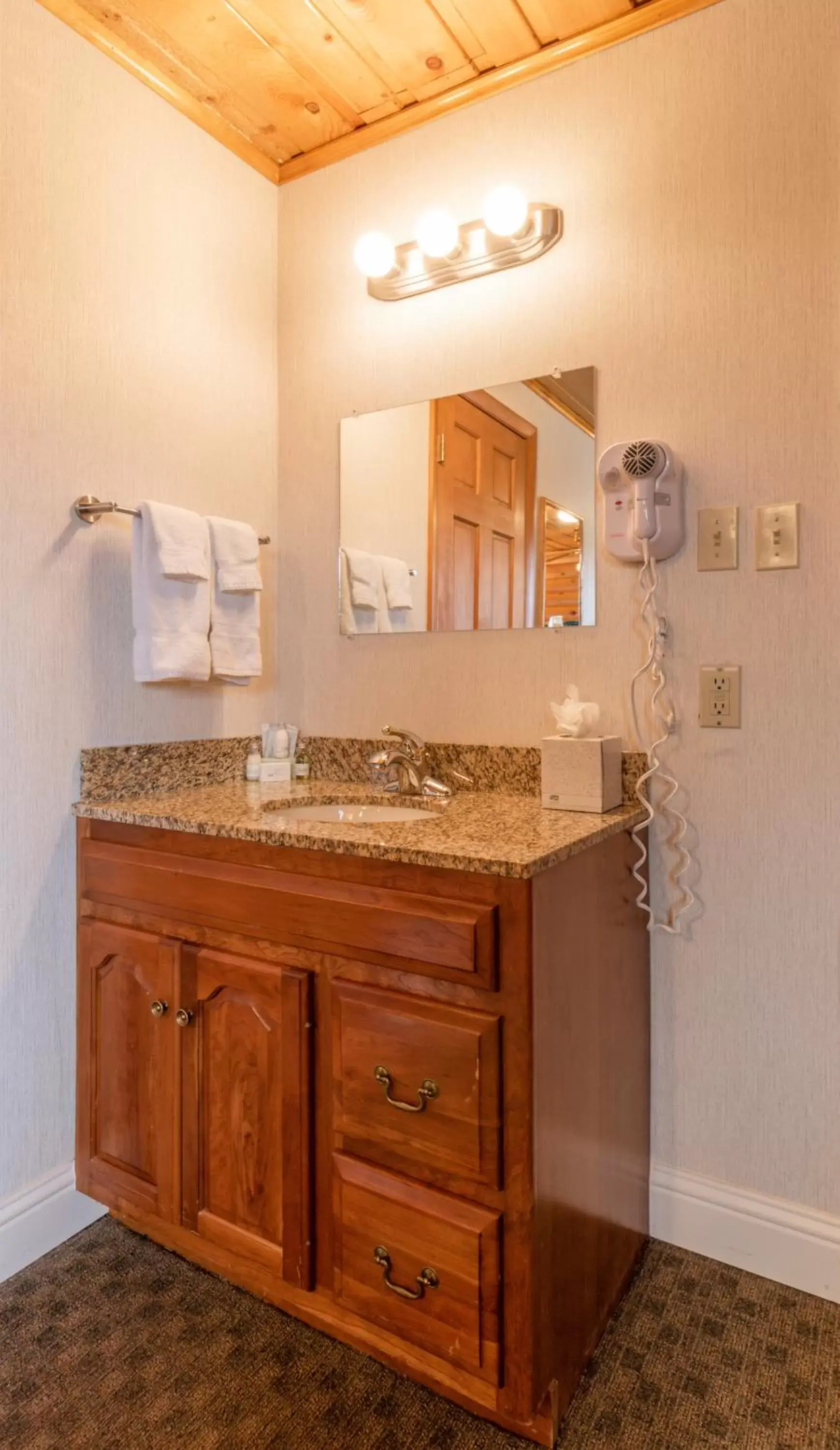 Bathroom in Blue Door Inn