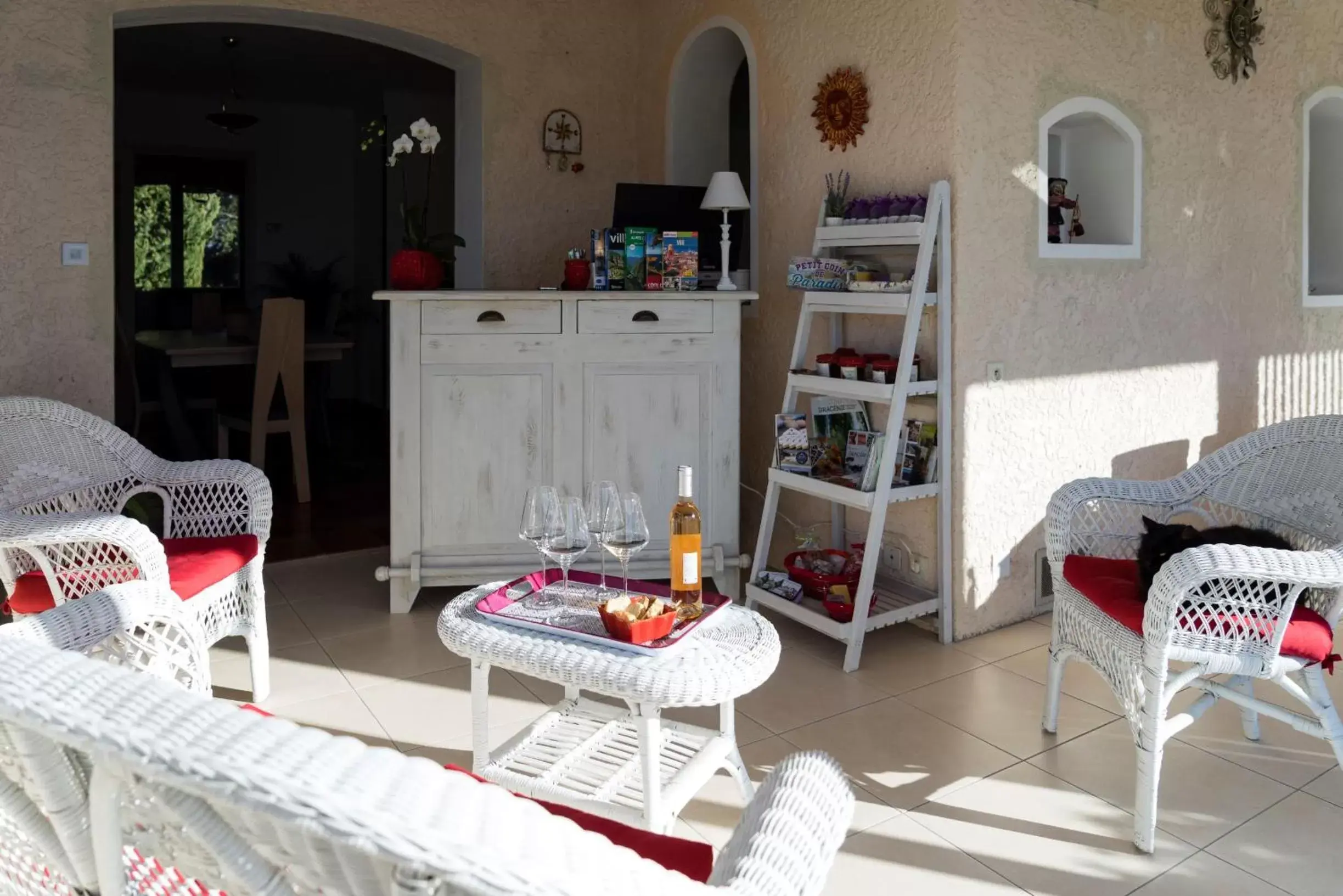 Living room in Hôtes'Antic Provence