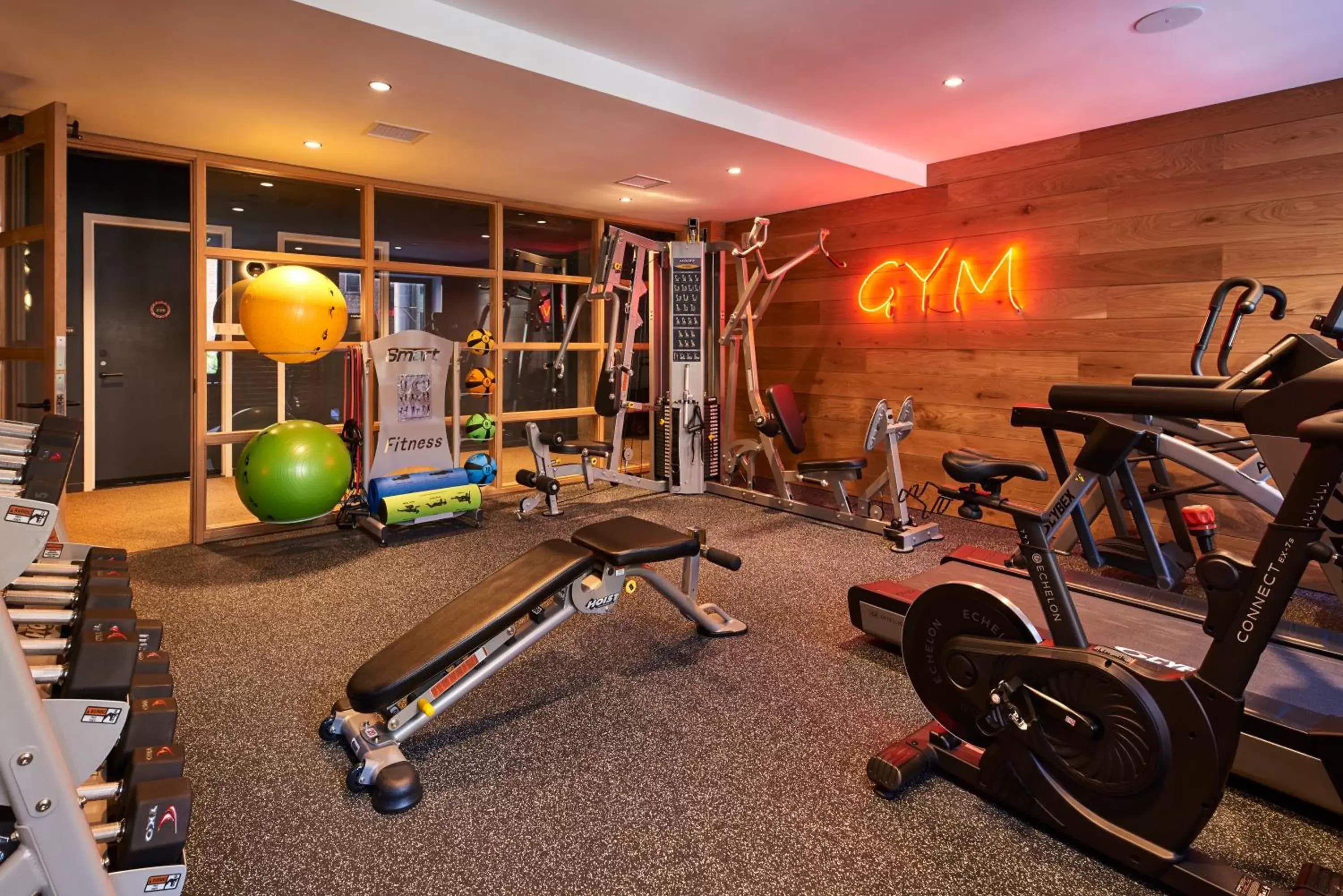 Fitness centre/facilities, Fitness Center/Facilities in Radio Hotel