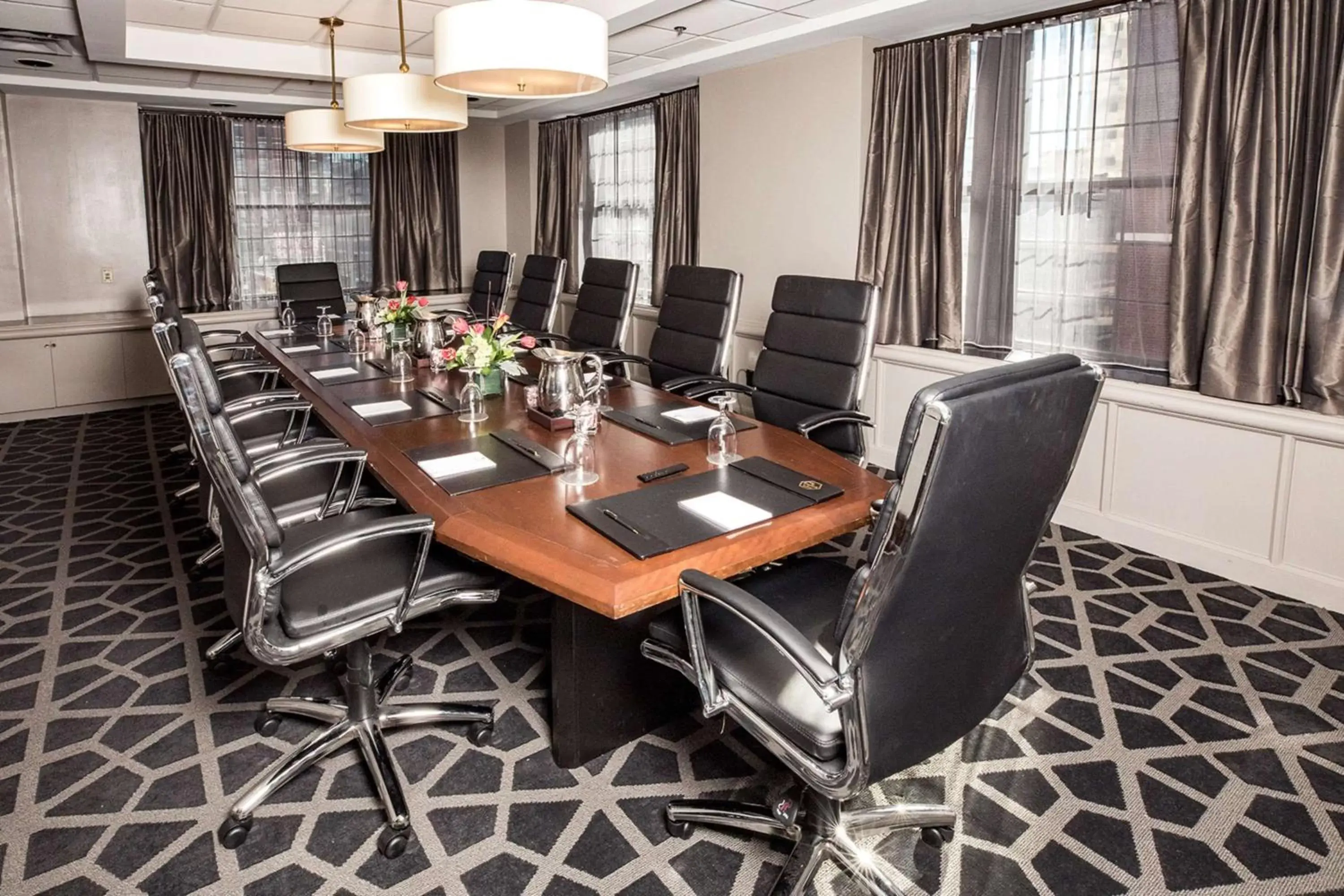 Meeting/conference room in Hotel Phillips Kansas City, Curio Collection By Hilton