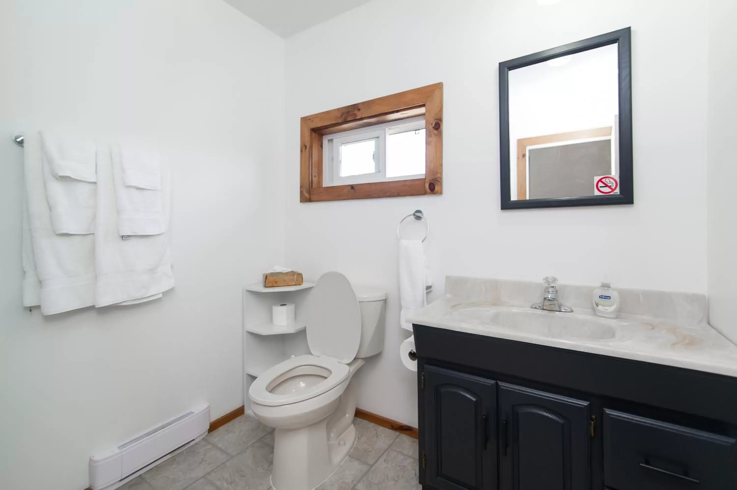 Bathroom in Bye the Bay Bed and Breakfast