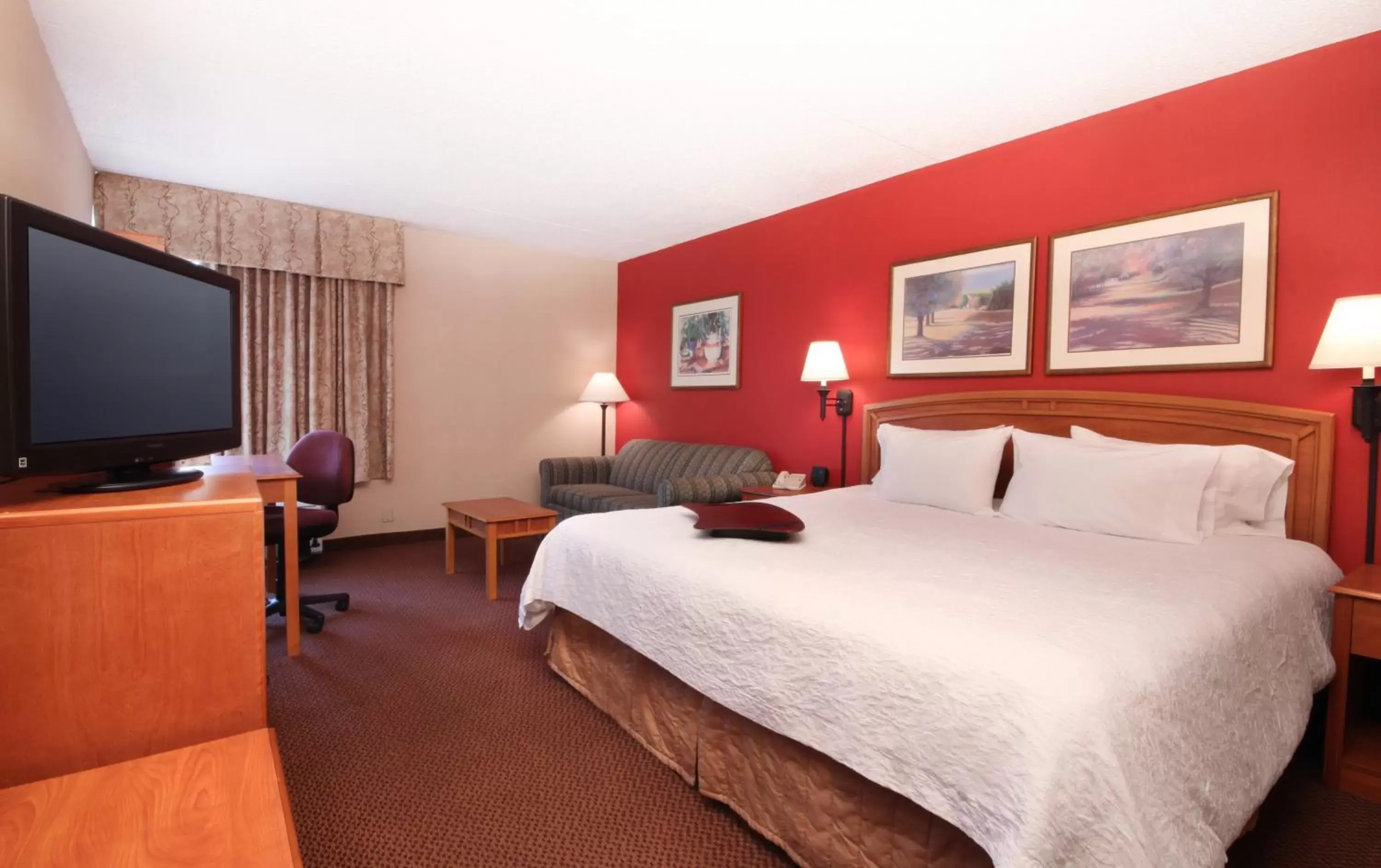 Bed in SureStay Hotel by Best Western Secaucus Meadowlands