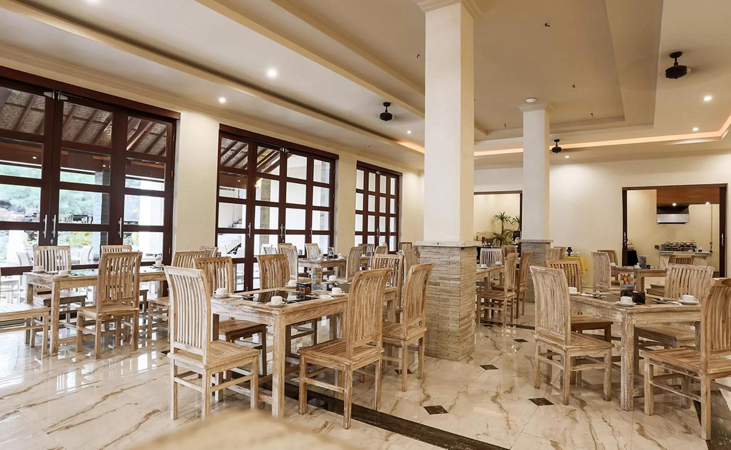 Restaurant/places to eat in Vila Ombak