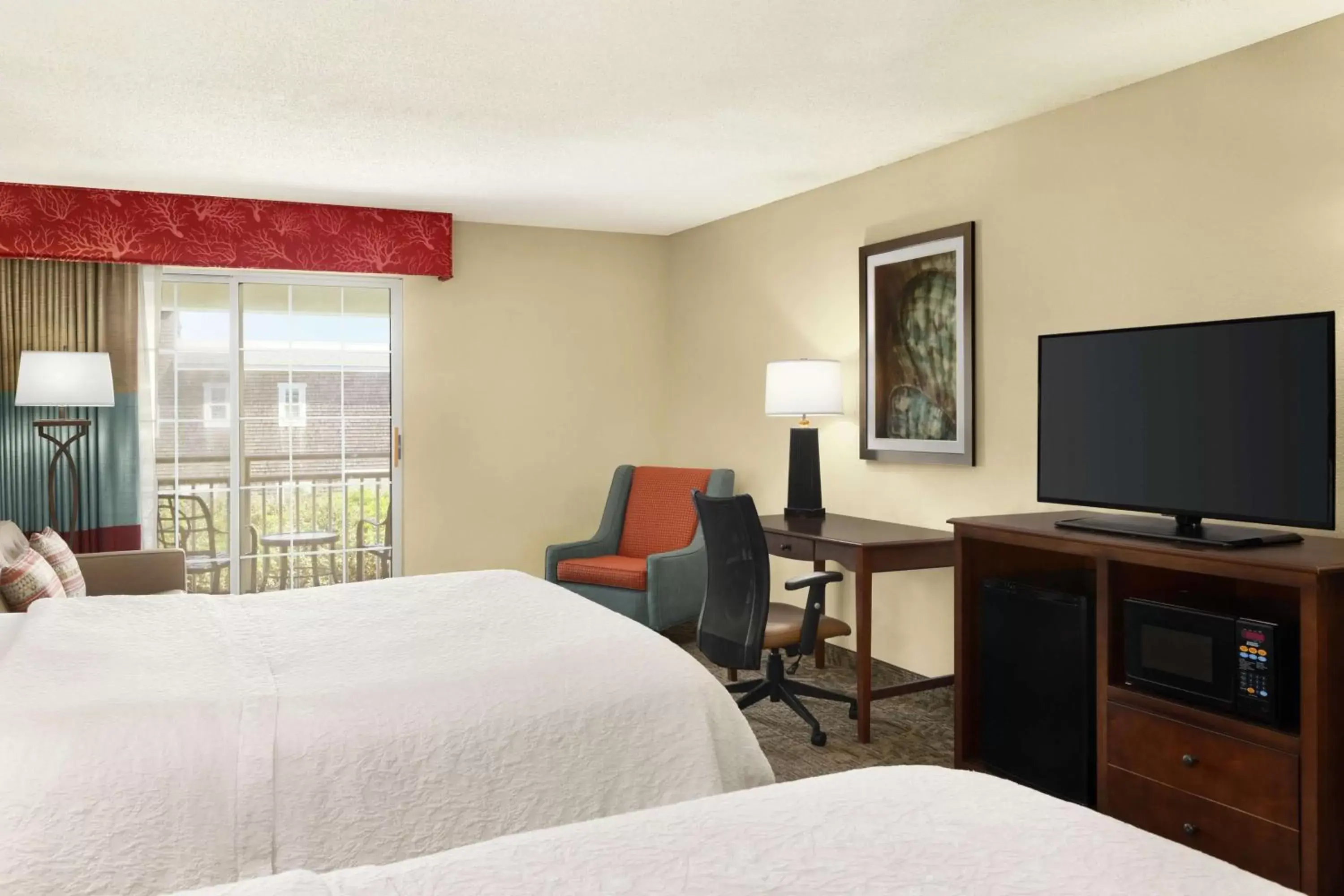 Bedroom, TV/Entertainment Center in Hampton Inn & Suites Outer Banks/Corolla