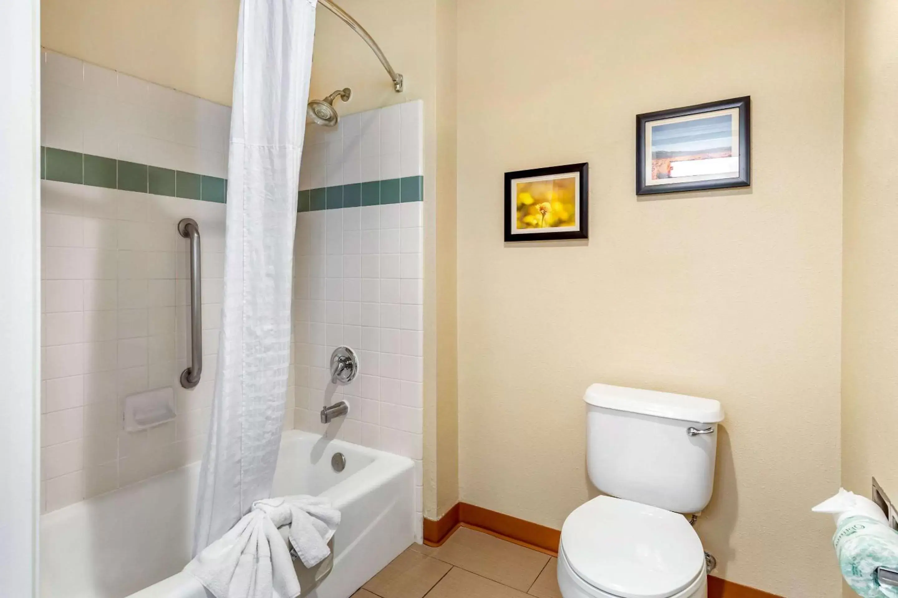 Photo of the whole room, Bathroom in Comfort Inn & Suites Lancaster Antelope Valley
