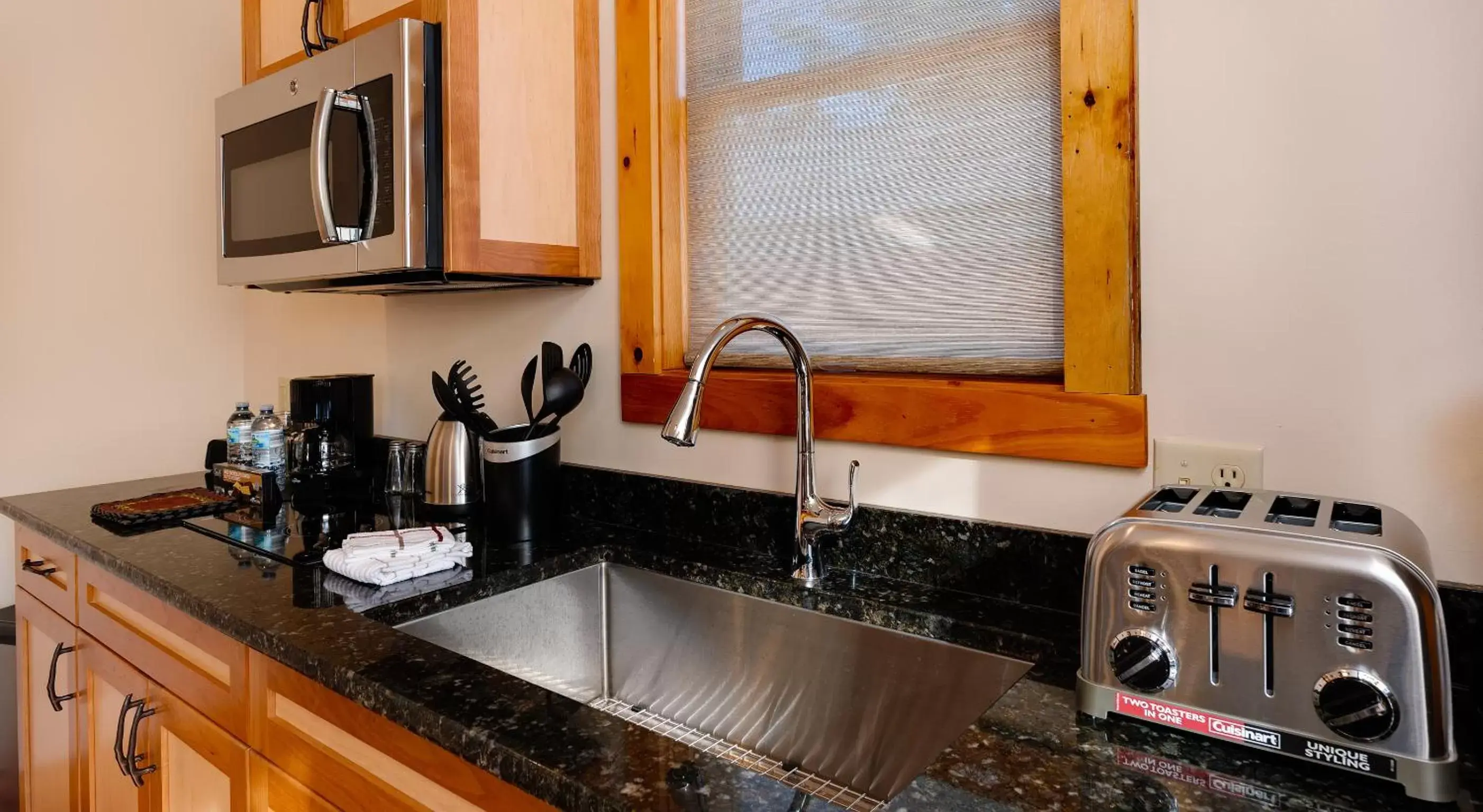 Kitchen or kitchenette, Kitchen/Kitchenette in Cobble Mountain Lodge