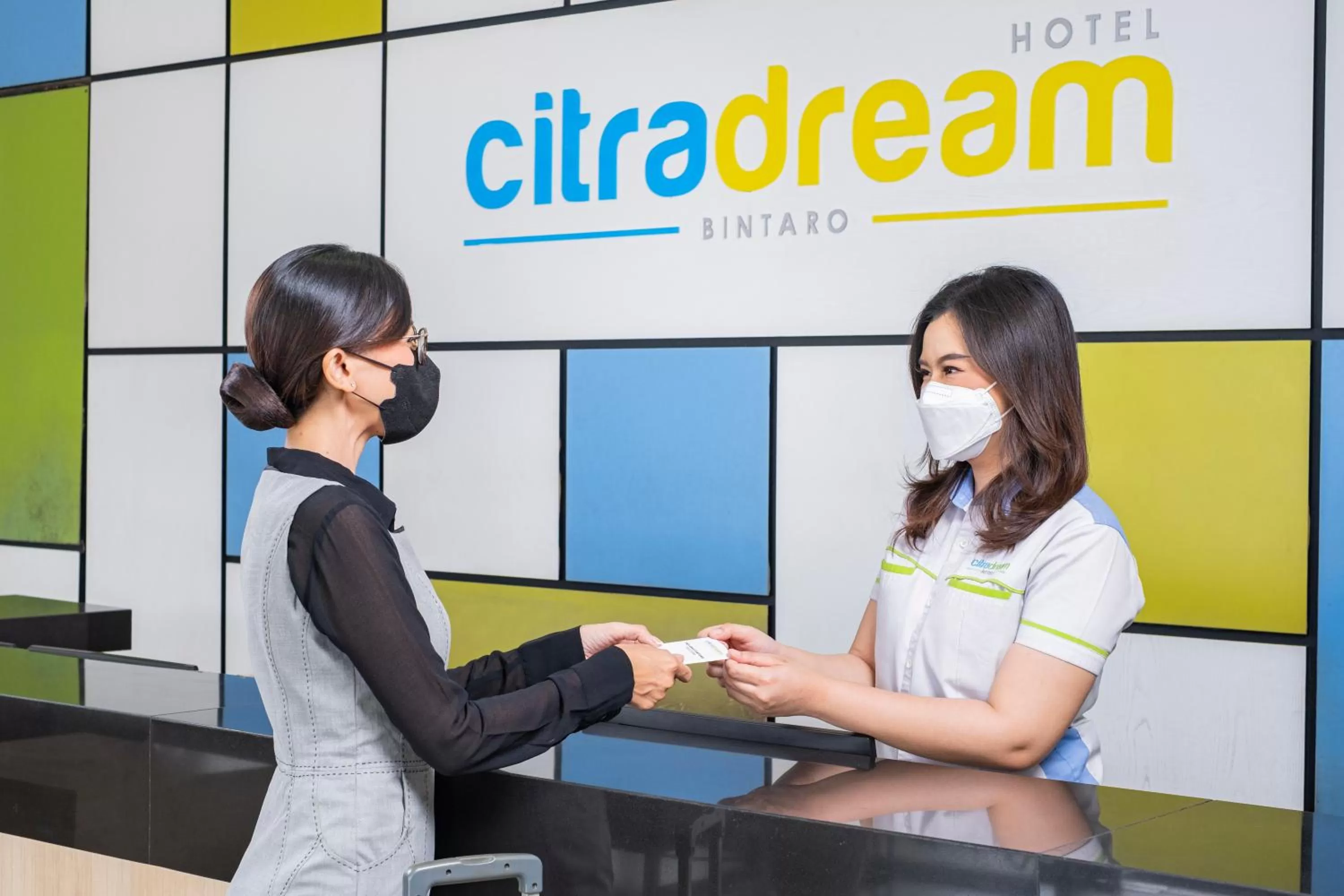 Lobby or reception in Hotel Citradream Bintaro