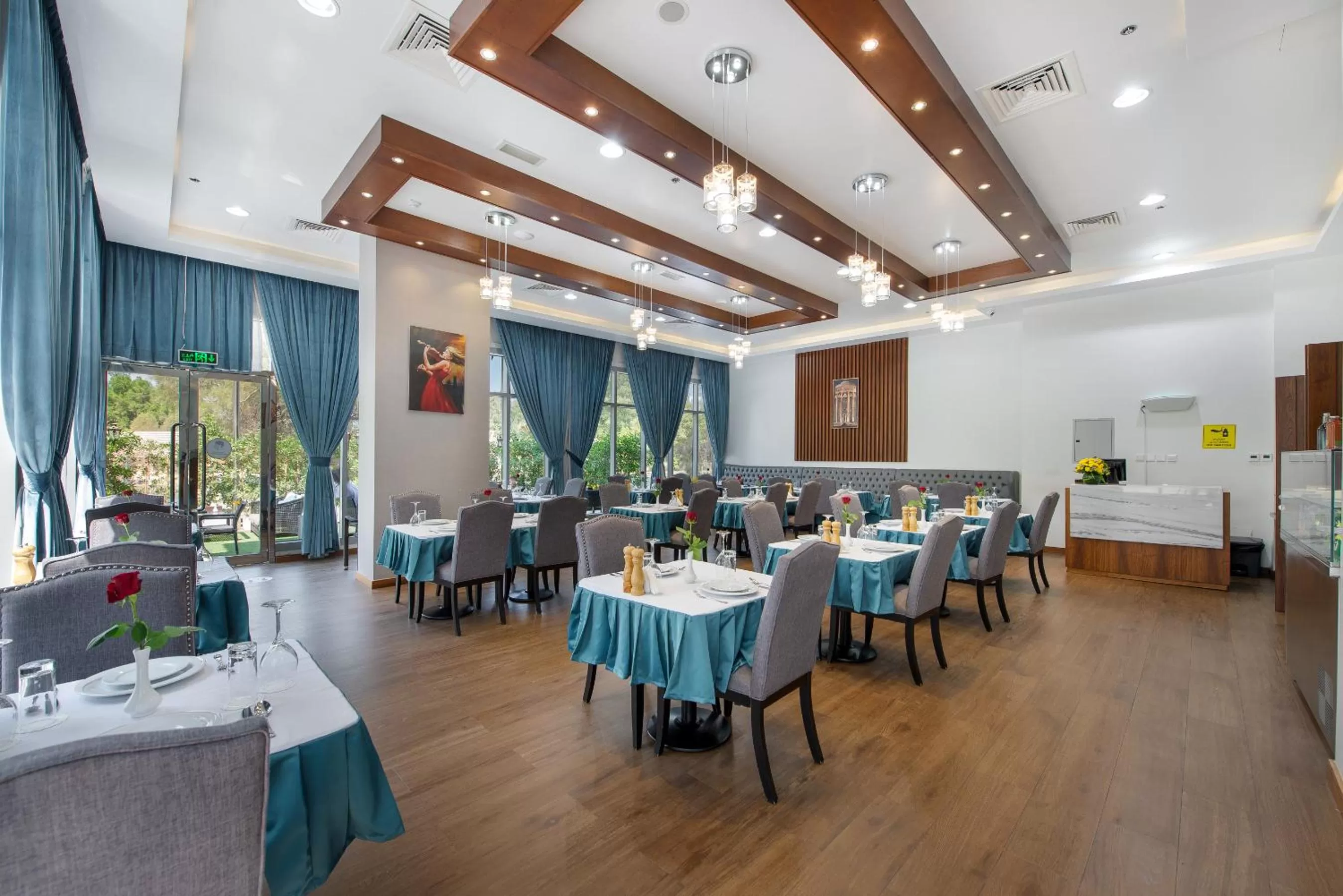 Restaurant/Places to Eat in Class Hotel Apartments