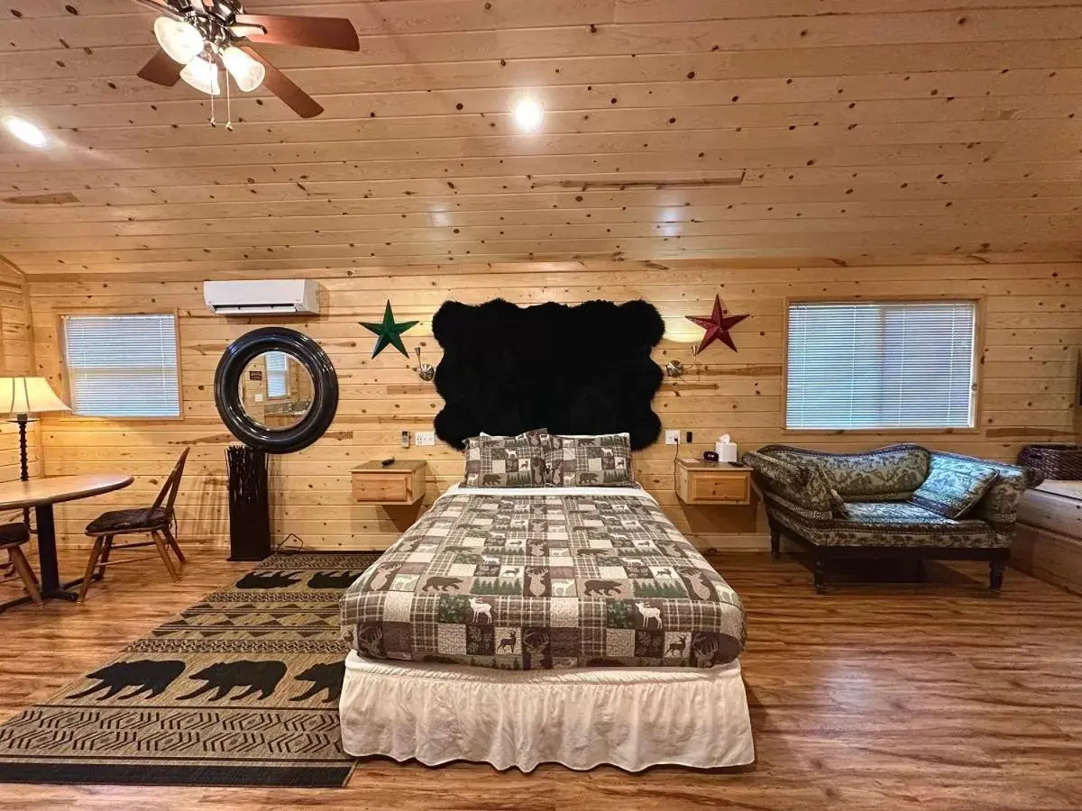 Bed in Packwood Lodge & Cabins