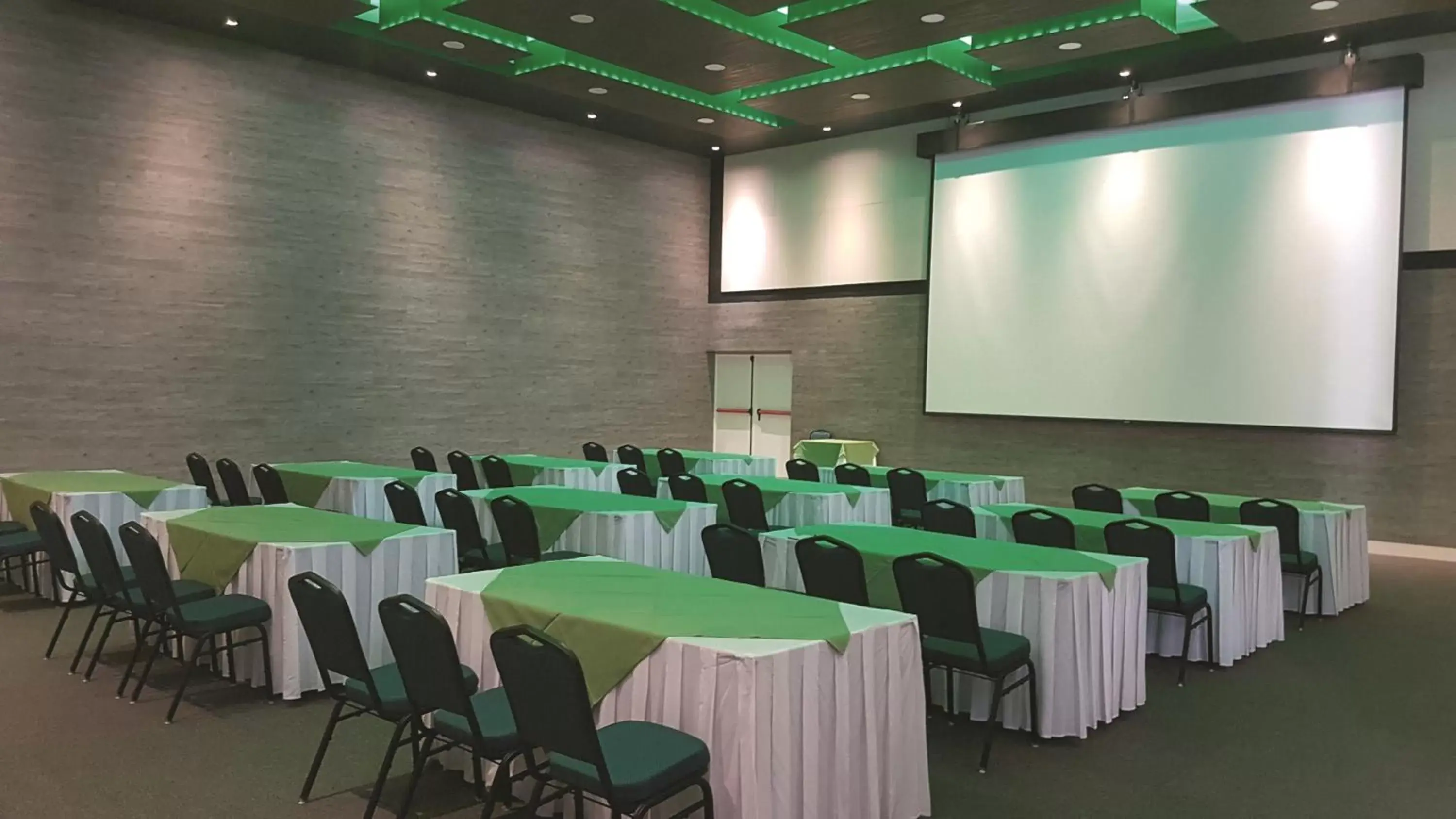 Meeting/conference room in Wyndham Garden Cancun Downtown