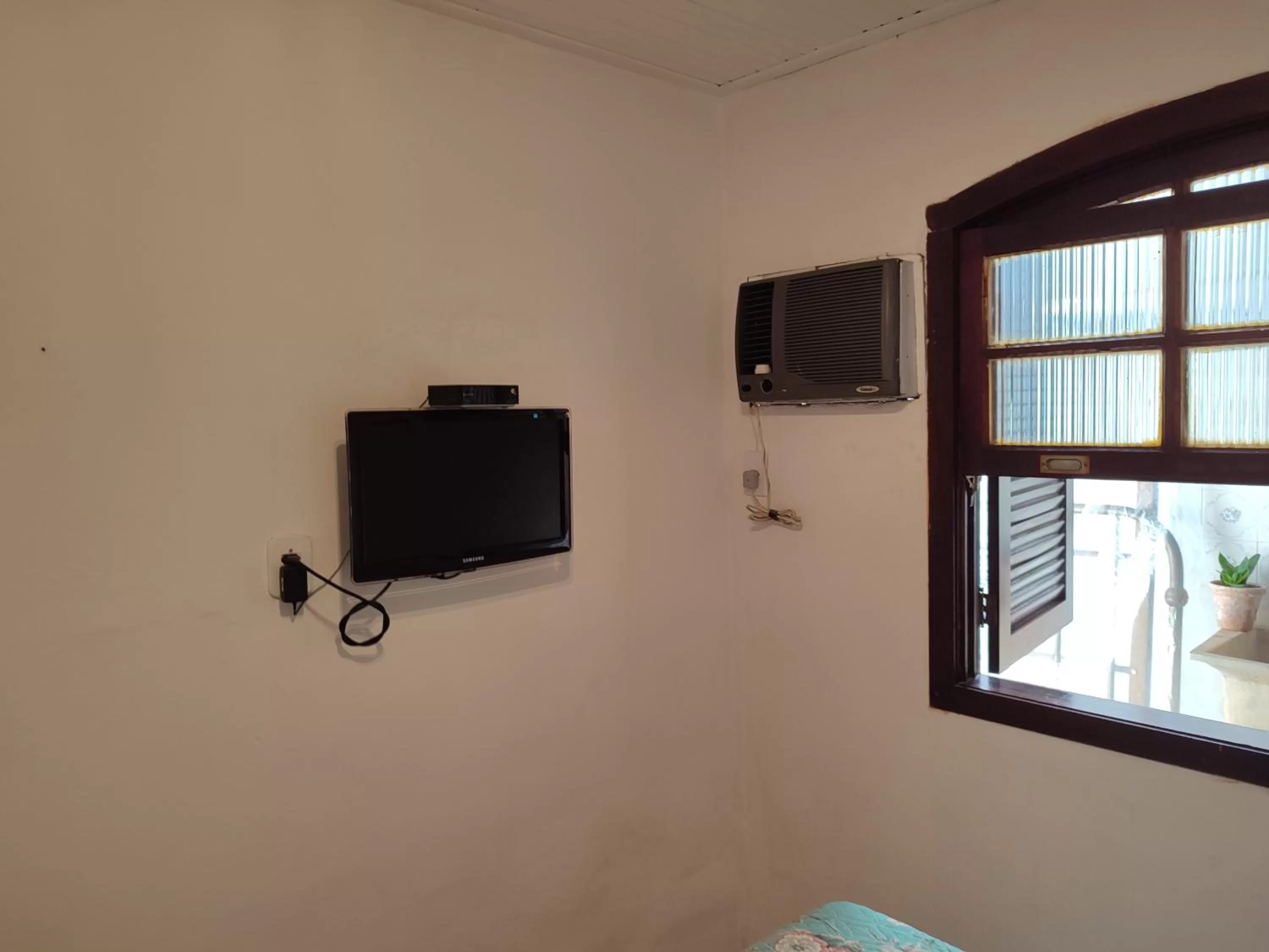 air conditioner in Pousada L'étage