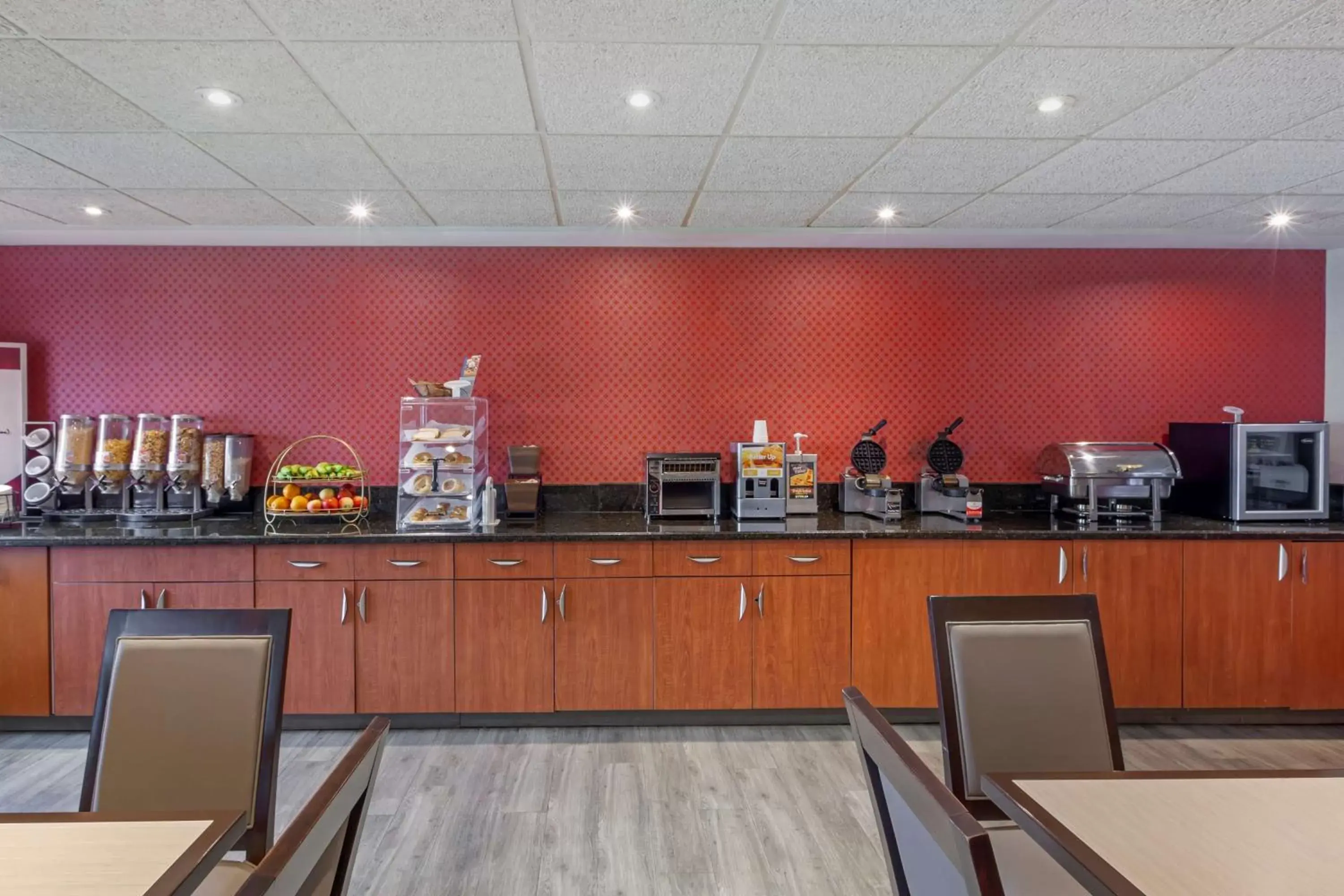 Breakfast, Restaurant/Places to Eat in Best Western Plus Burlington Inn & Suites