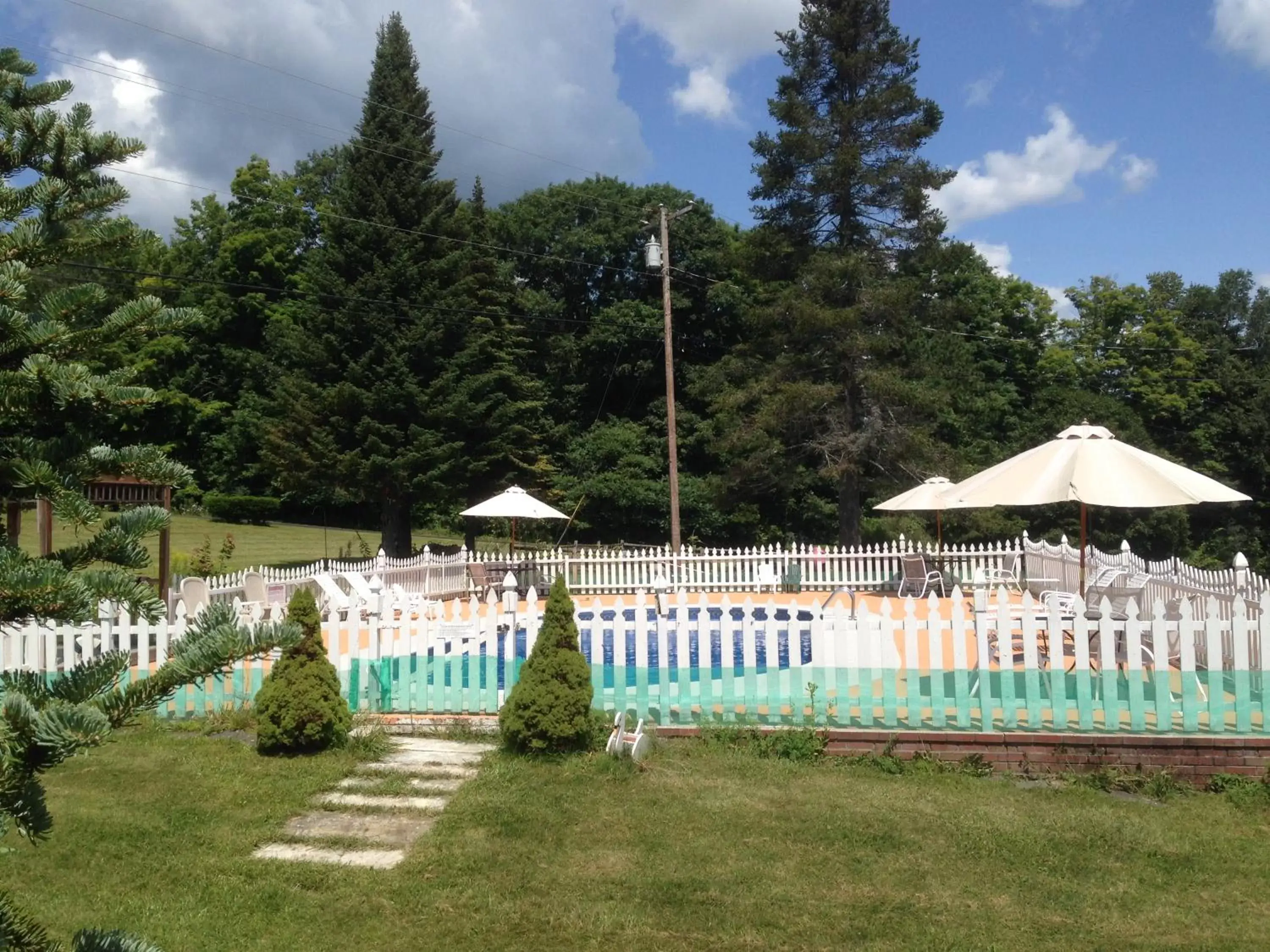 Garden, Banquet Facilities in Four Winds Country Motel