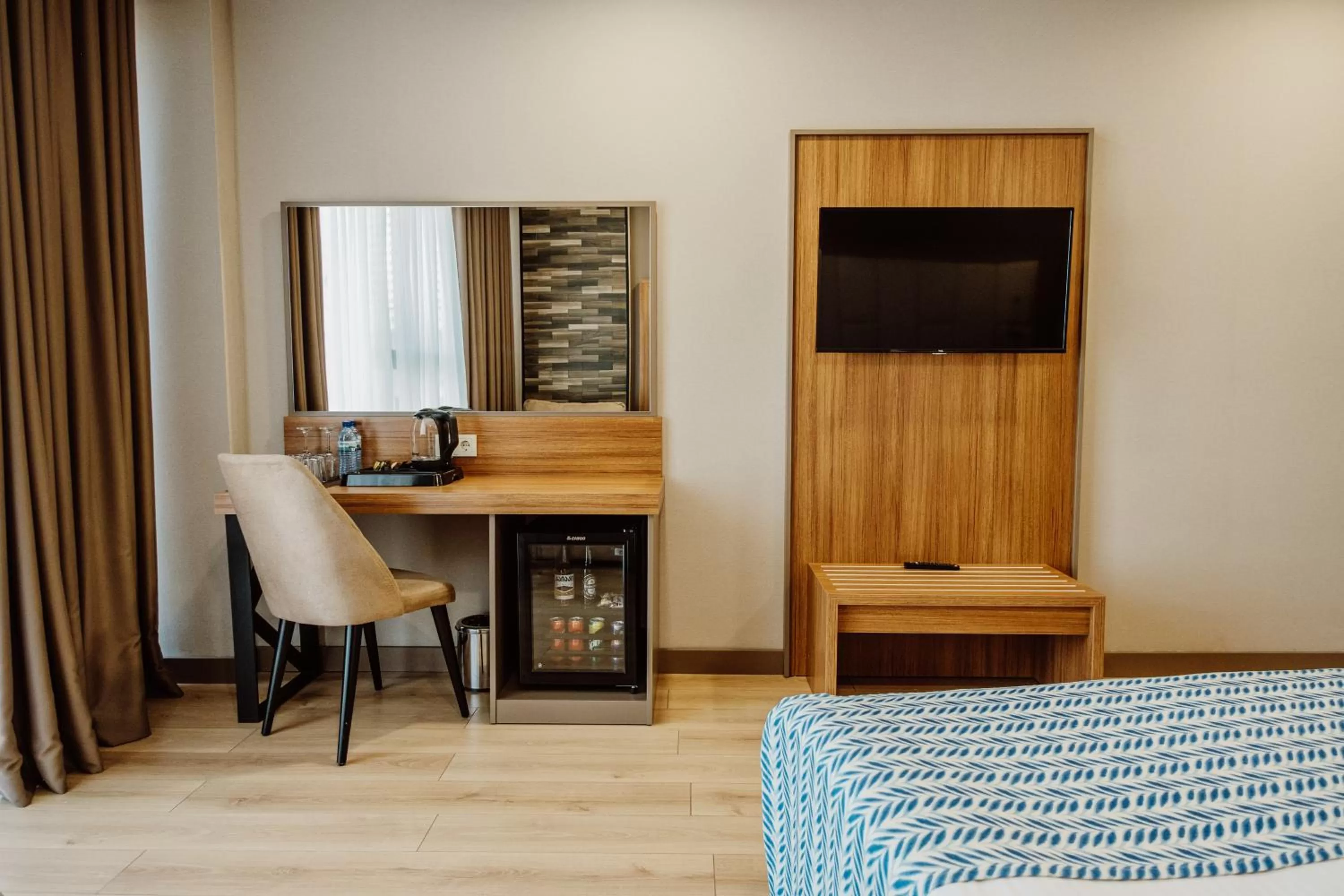 Living room, Bed in King Solomon Batumi Hotel