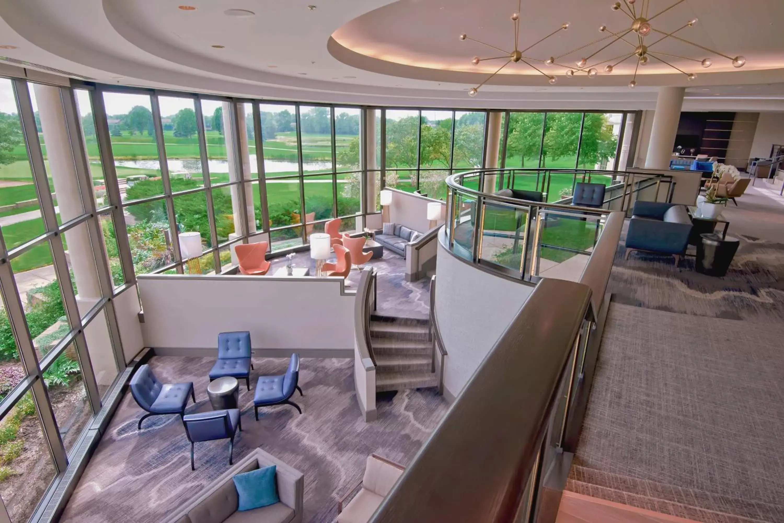 Lobby or reception, Restaurant/Places to Eat in Hilton Chicago Oak Brook Hills Resort & Conference Center