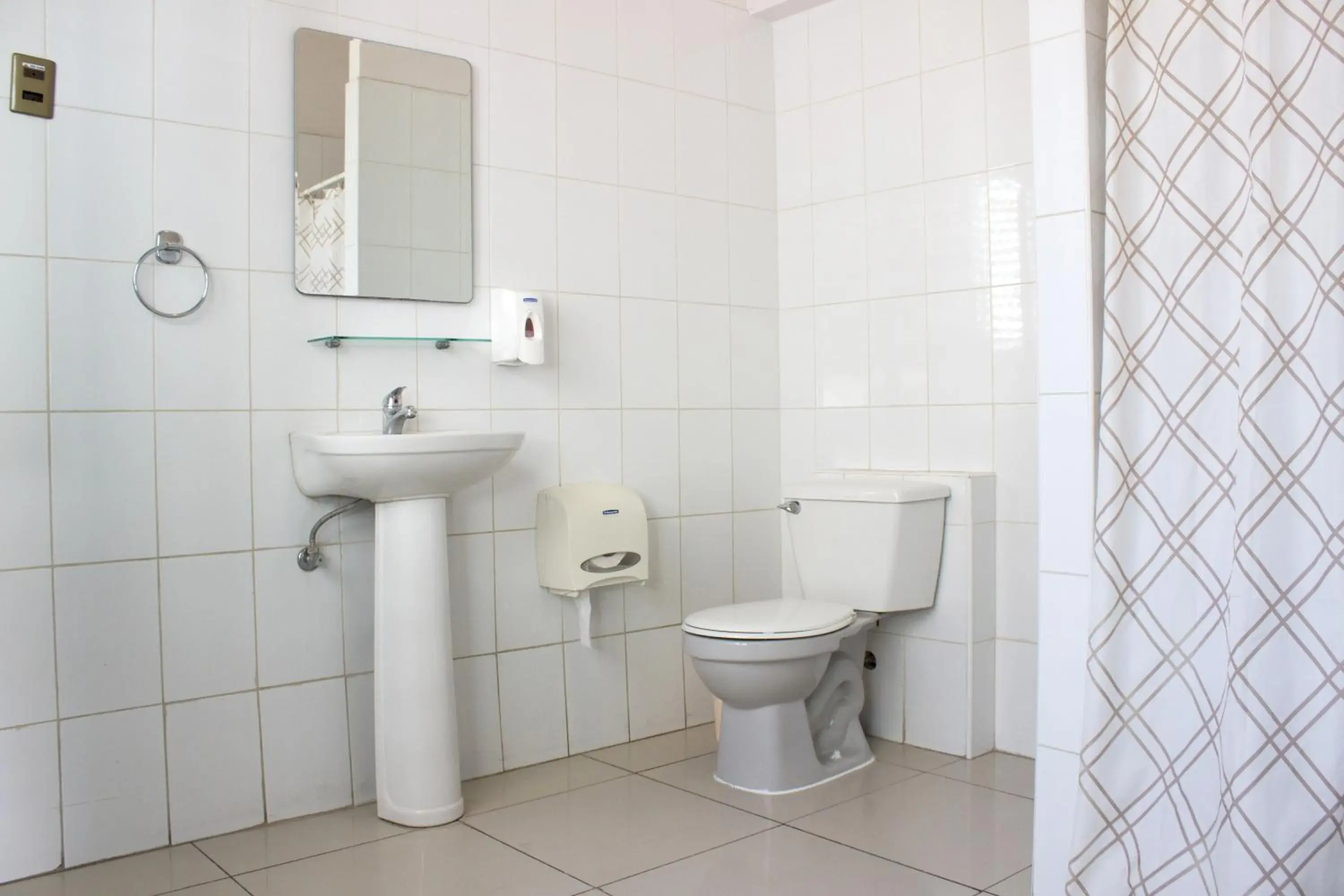 Toilet, Bathroom in Hostal Providencia