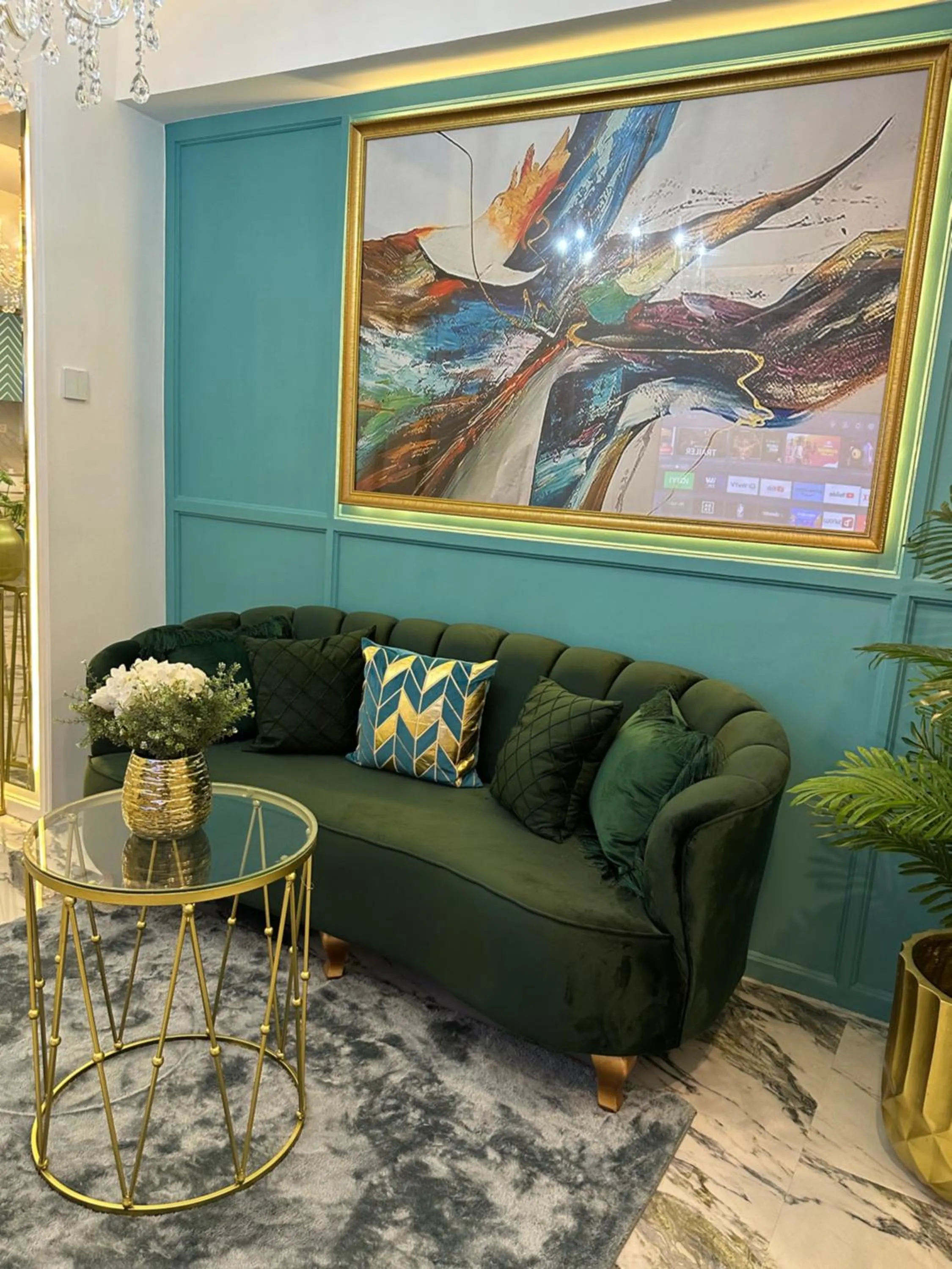 Living room, Seating Area in Mpt Suites