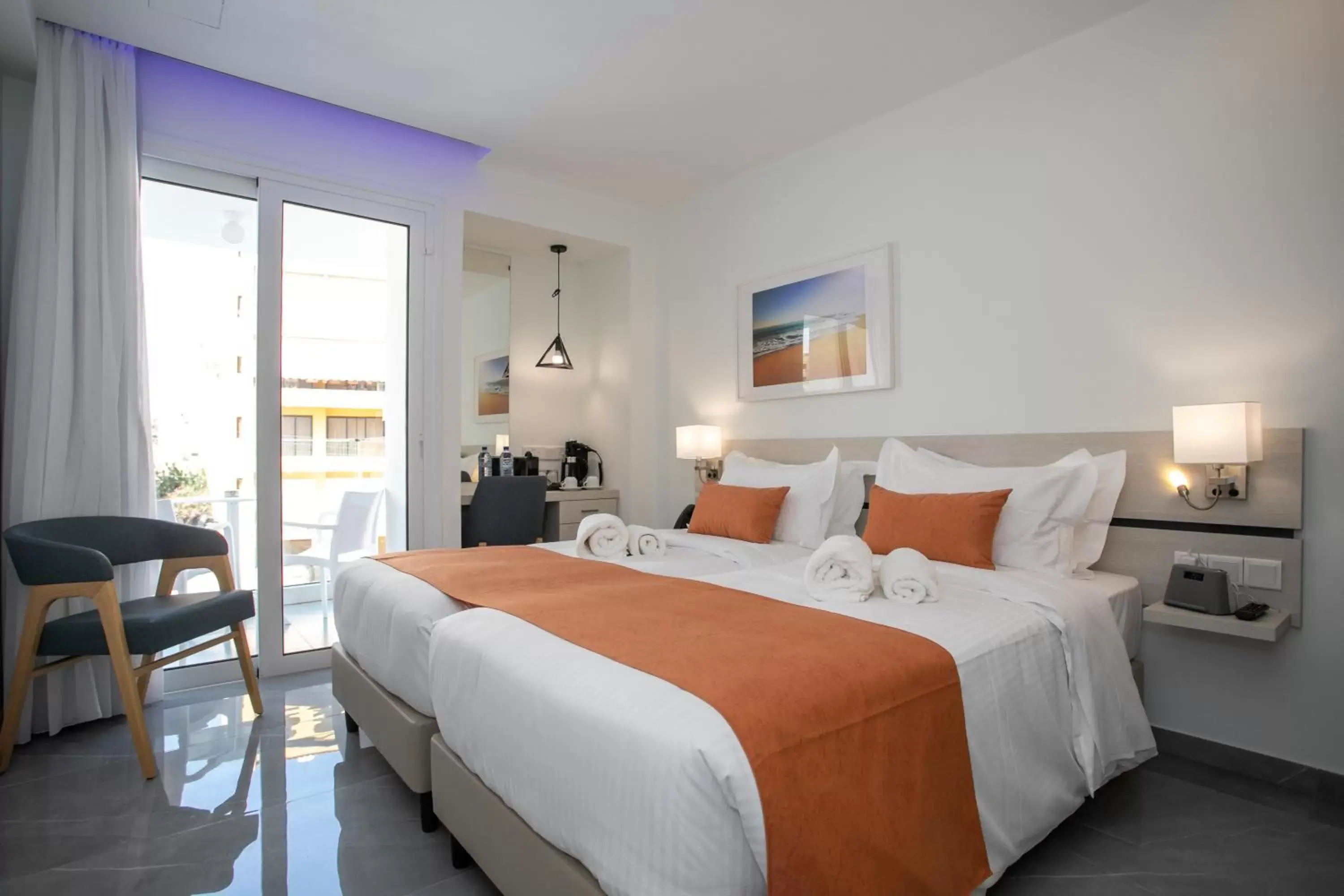 Street view, Bed in Best Western Plus Larco Hotel Street view, Bed in Best Western Plus Larco Hotel