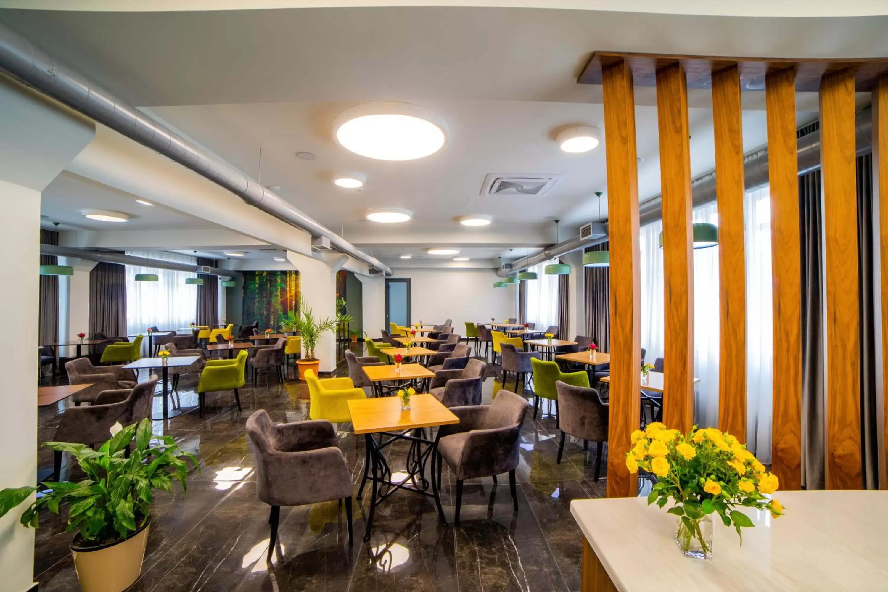 Restaurant/places to eat in Median Hotel, City Center Yerevan Restaurant/places to eat in Median Hotel, City Center Yerevan
