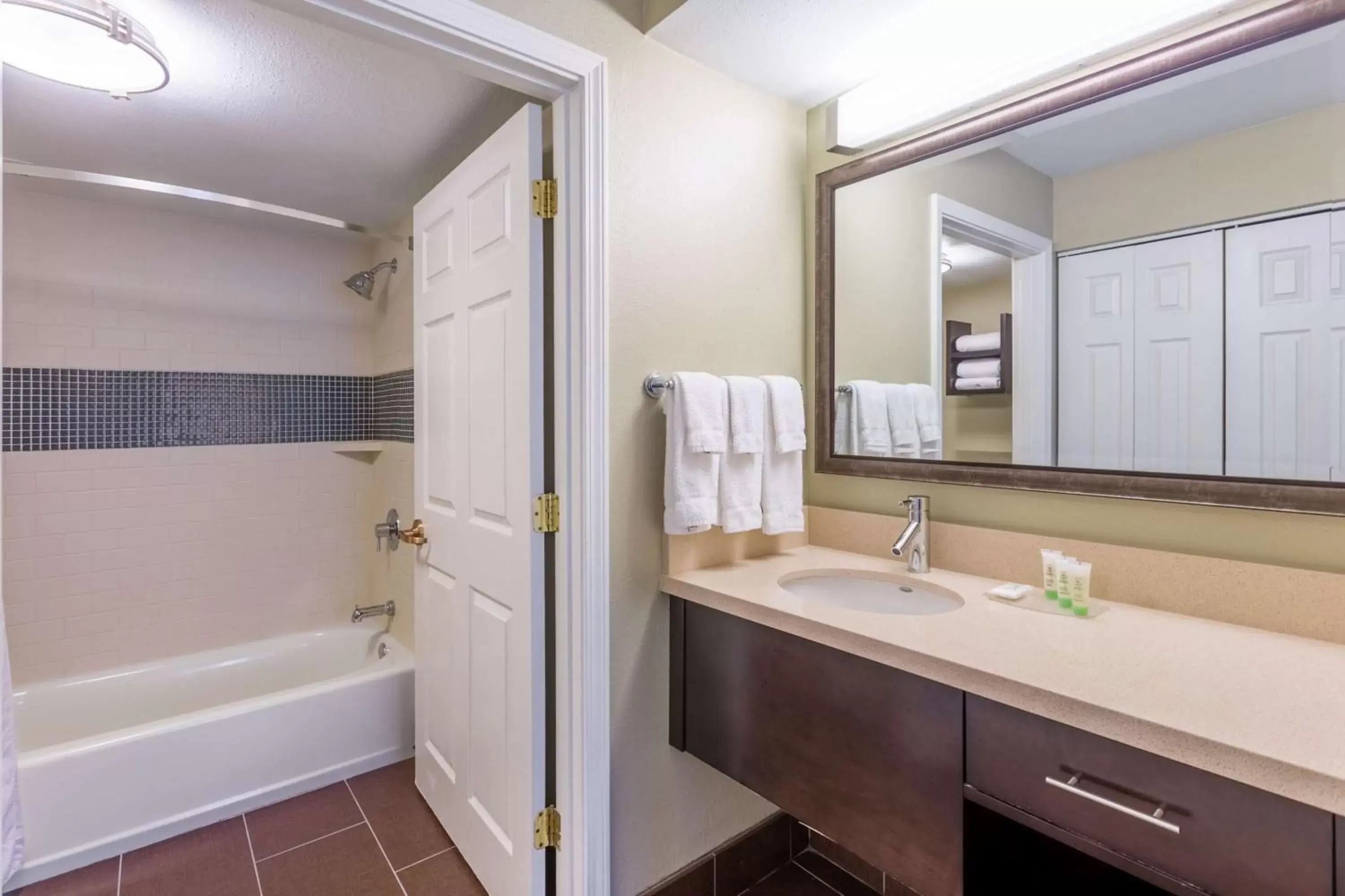 Bathroom in Sonesta ES Suites Atlanta Alpharetta Avalon
