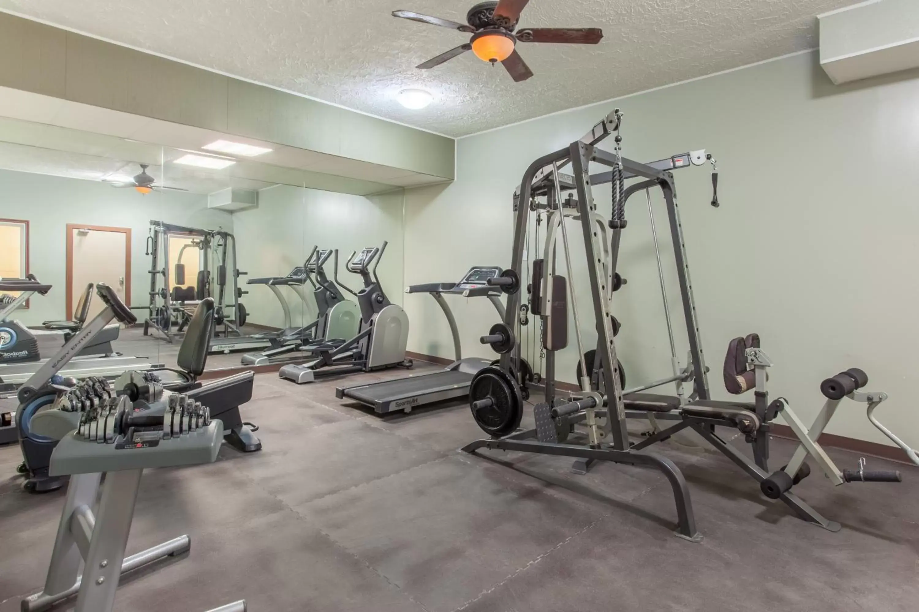 Fitness centre/facilities, Fitness Center/Facilities in Econolodge Inn and Suites