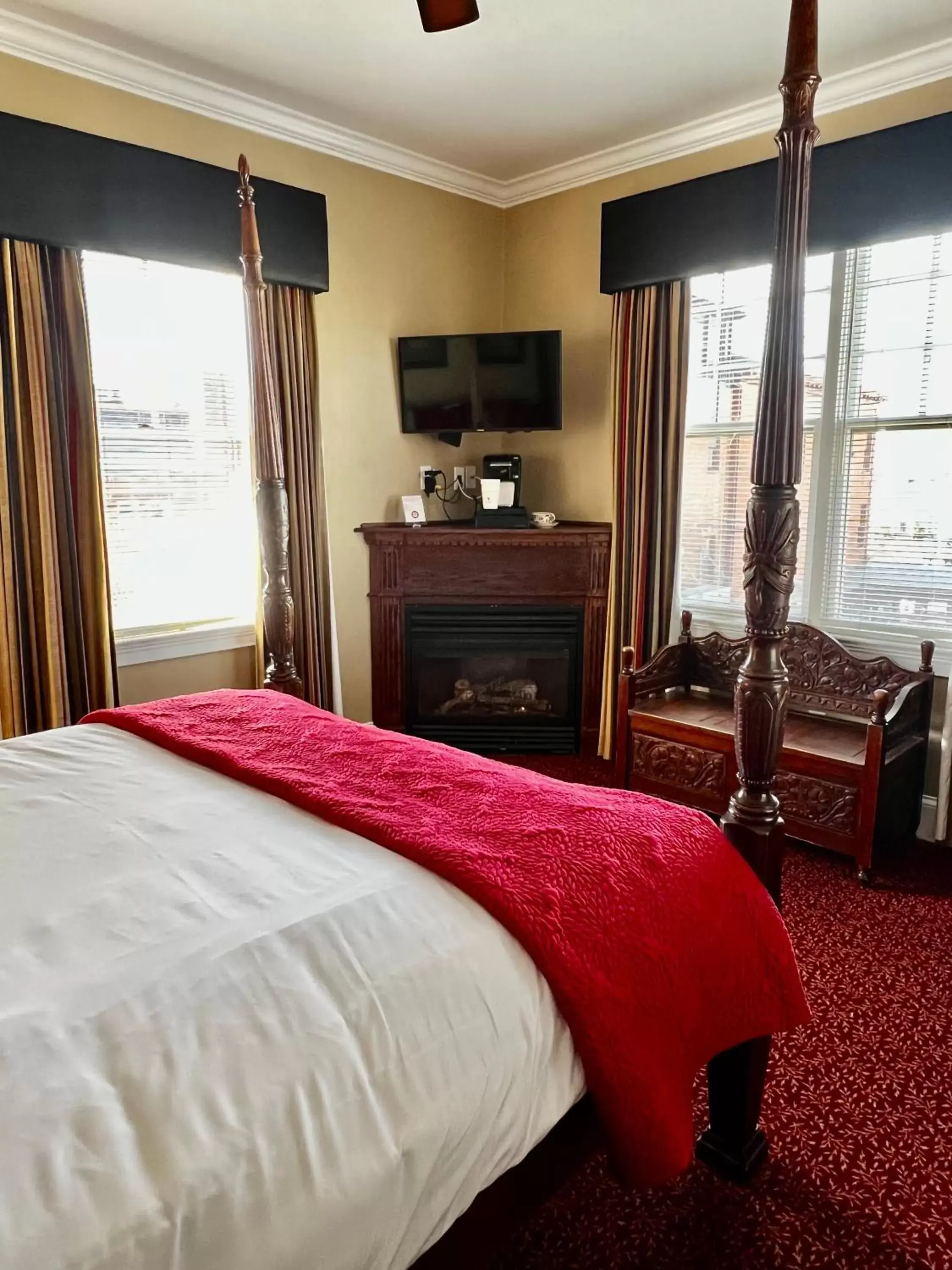 Bedroom in Almondy Inn Bed & Breakfast