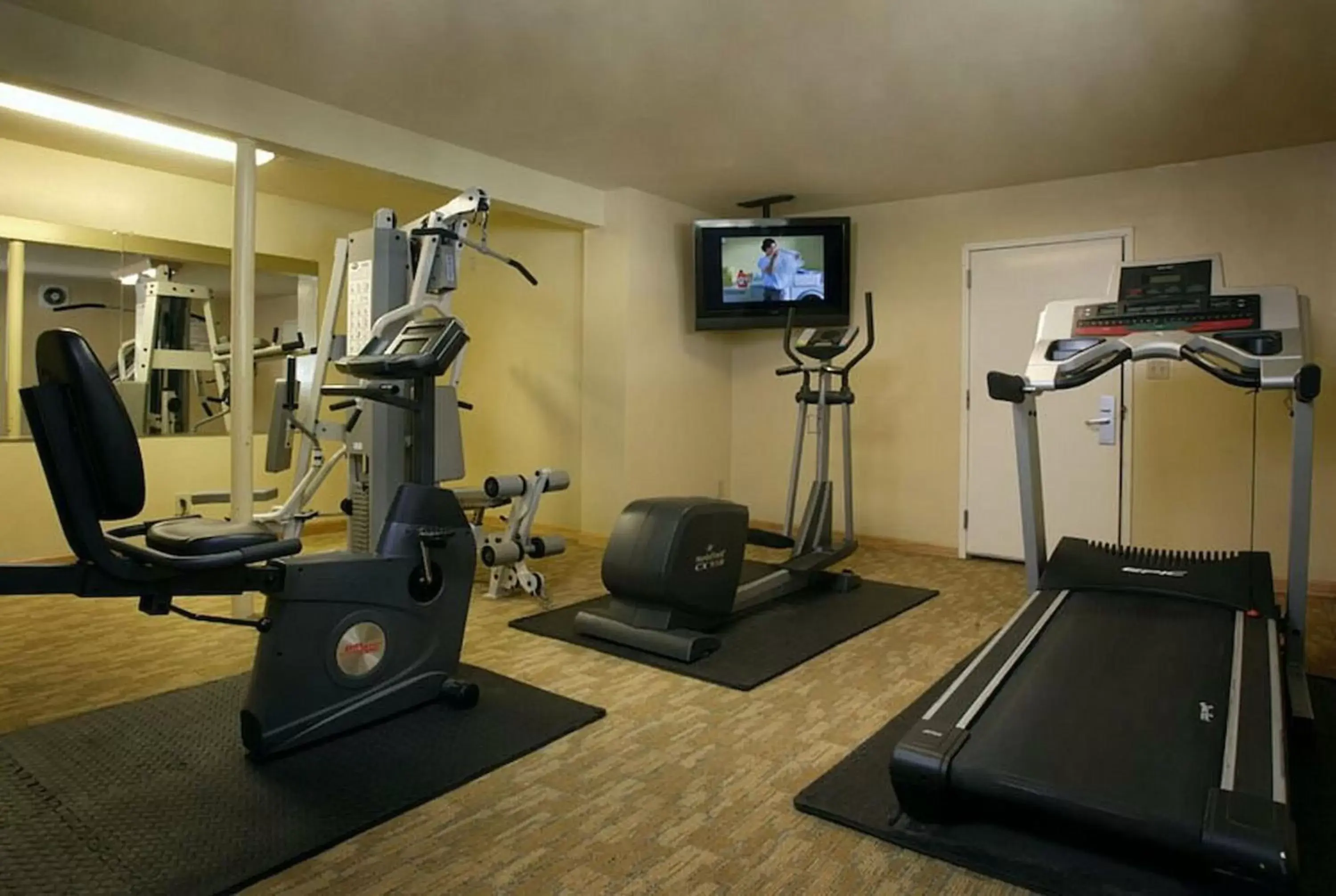 Fitness centre/facilities, Fitness Center/Facilities in Marin Suites Hotel